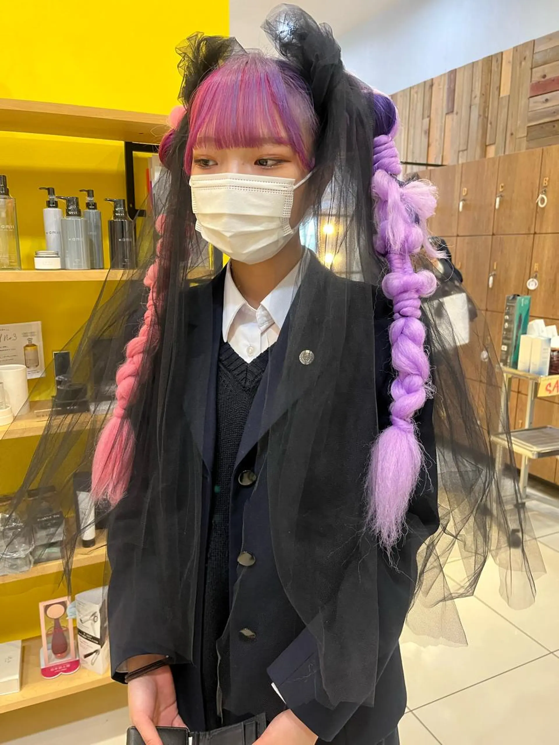 セミロング カラー らいむ/レイヤー/ /イヤリングカラーのヘアスタイル