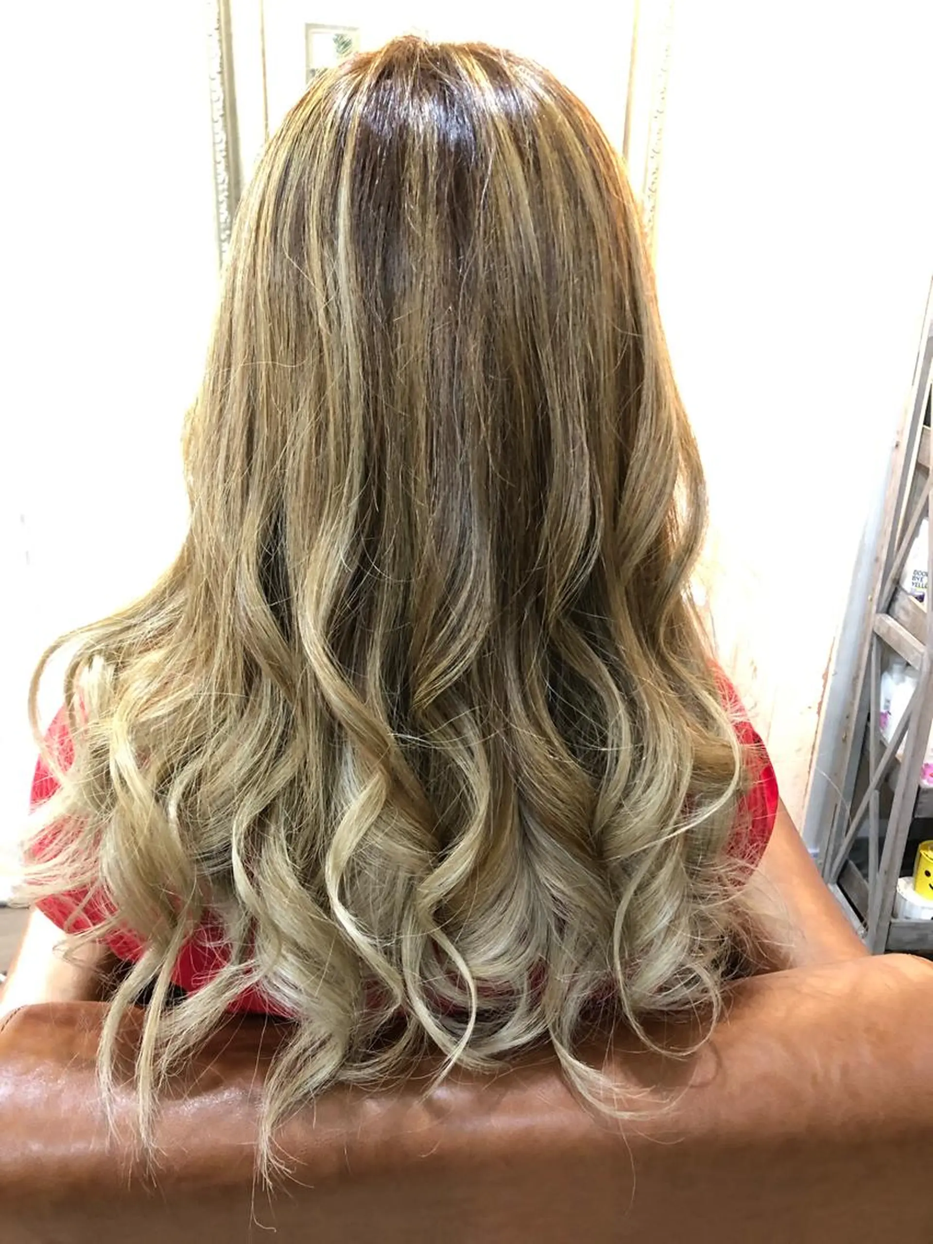 セミロング ハイライト ヘアカラー トリートメント 🐆アンドウ チカコ🦓のヘアスタイル