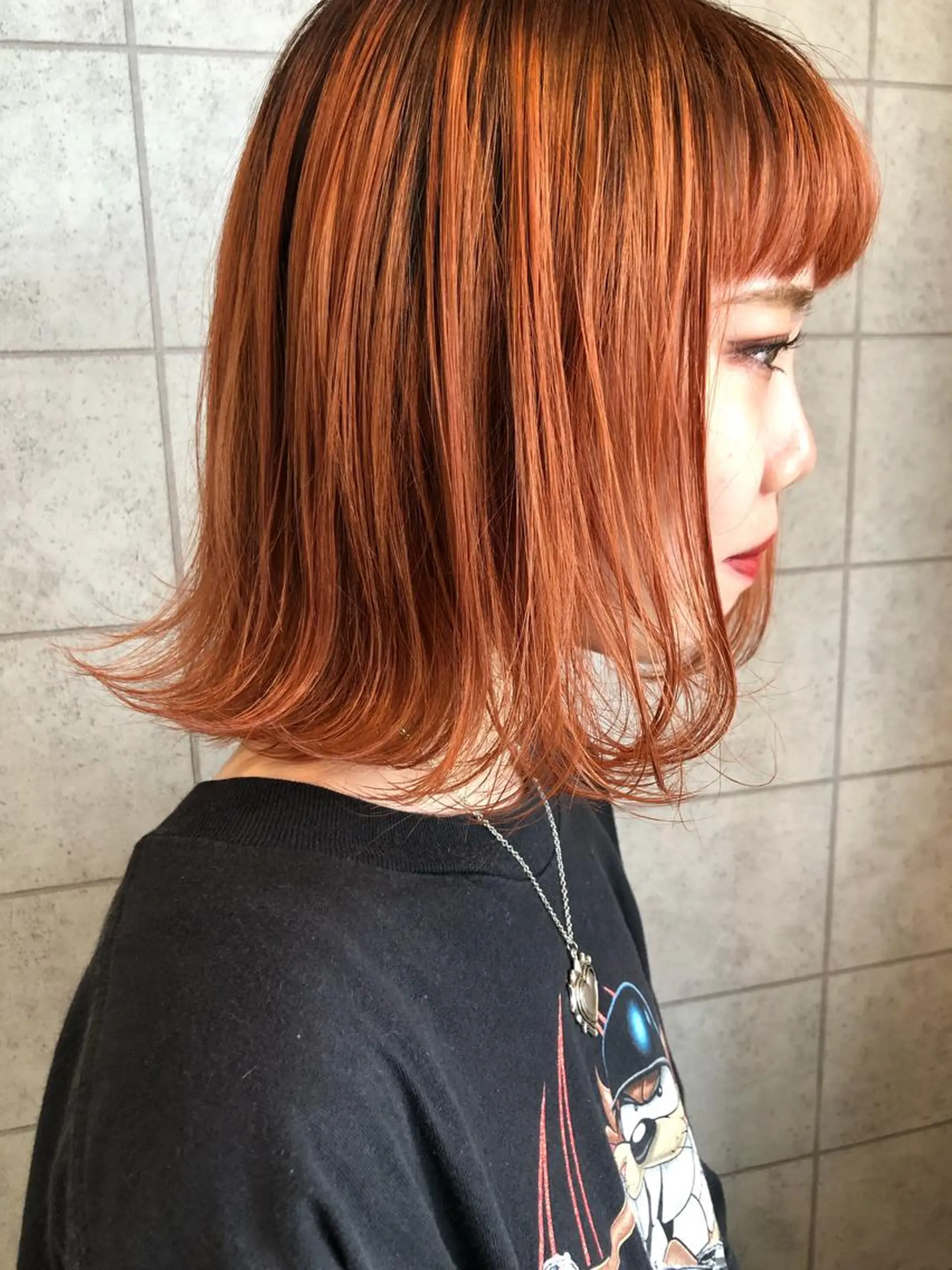 ミディアム カラー オレンジ 西本 夏美のヘアスタイル