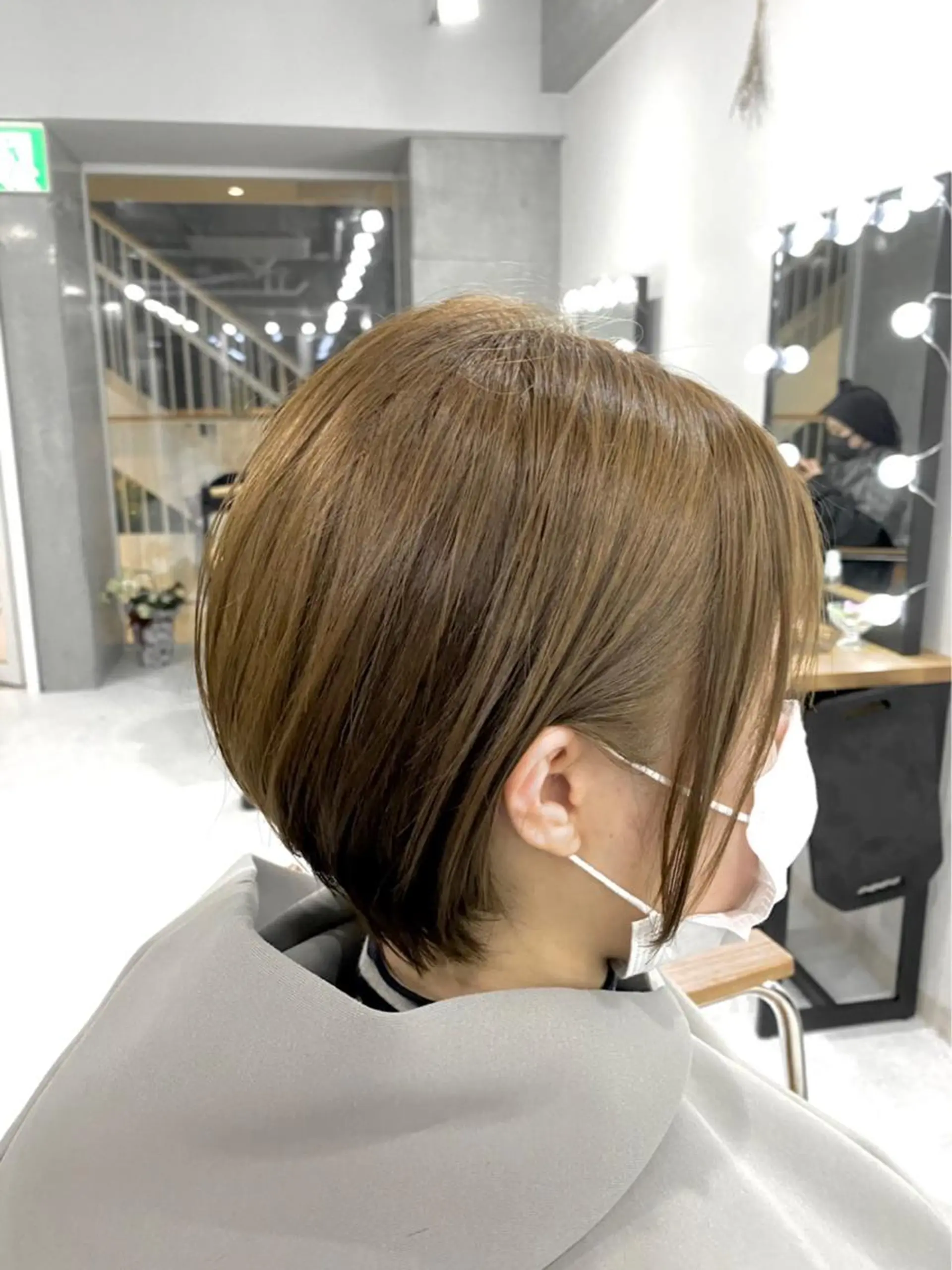 ショート カラー アッシュ アッシュグレー アッシュグレージュ バレイヤージュ ミストバング 韓国ヘア 🦋KIRA🦋のヘアスタイル