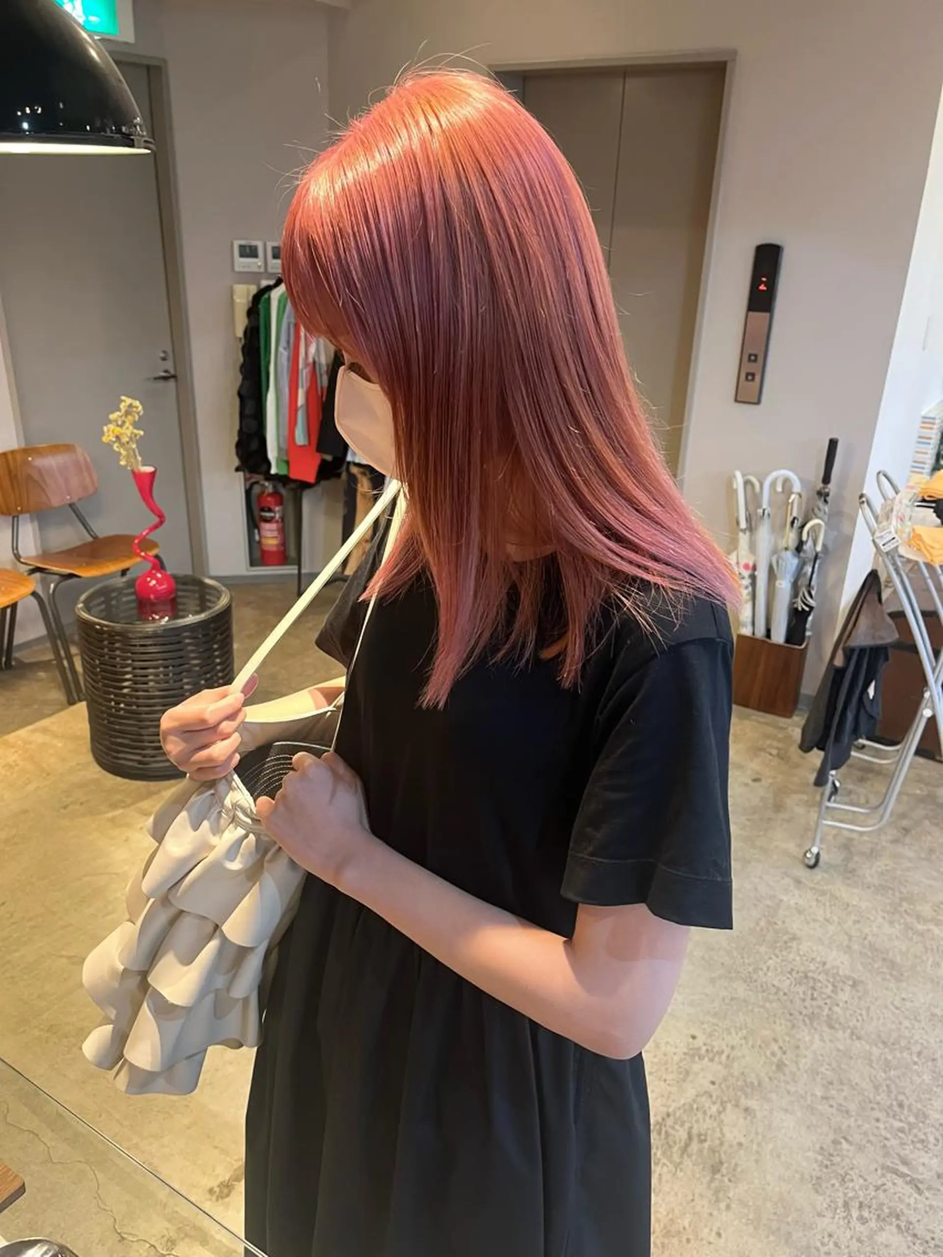 ミディアム カラー ブリーチ ピンクカラー ヘアカラー トリートメント 🩷ハイトーン透明感 レイヤー🩷ユリカのヘアスタイル