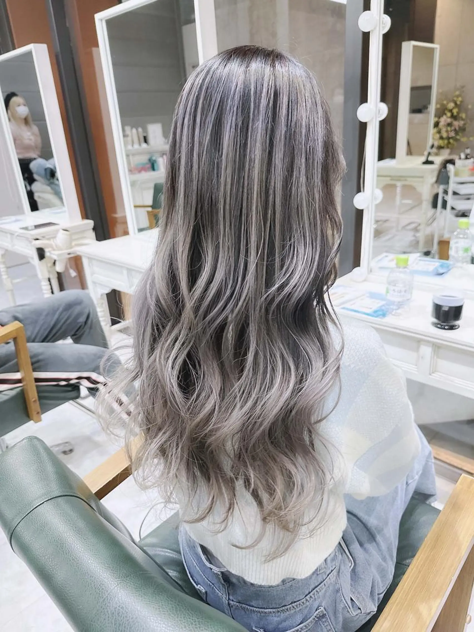 ロング カラー ヘアアレンジ ブリーチ ケアブリーチ 透明感カラー デザインカラー ハイトーンカラー Days 透明感カラーのヘアスタイル