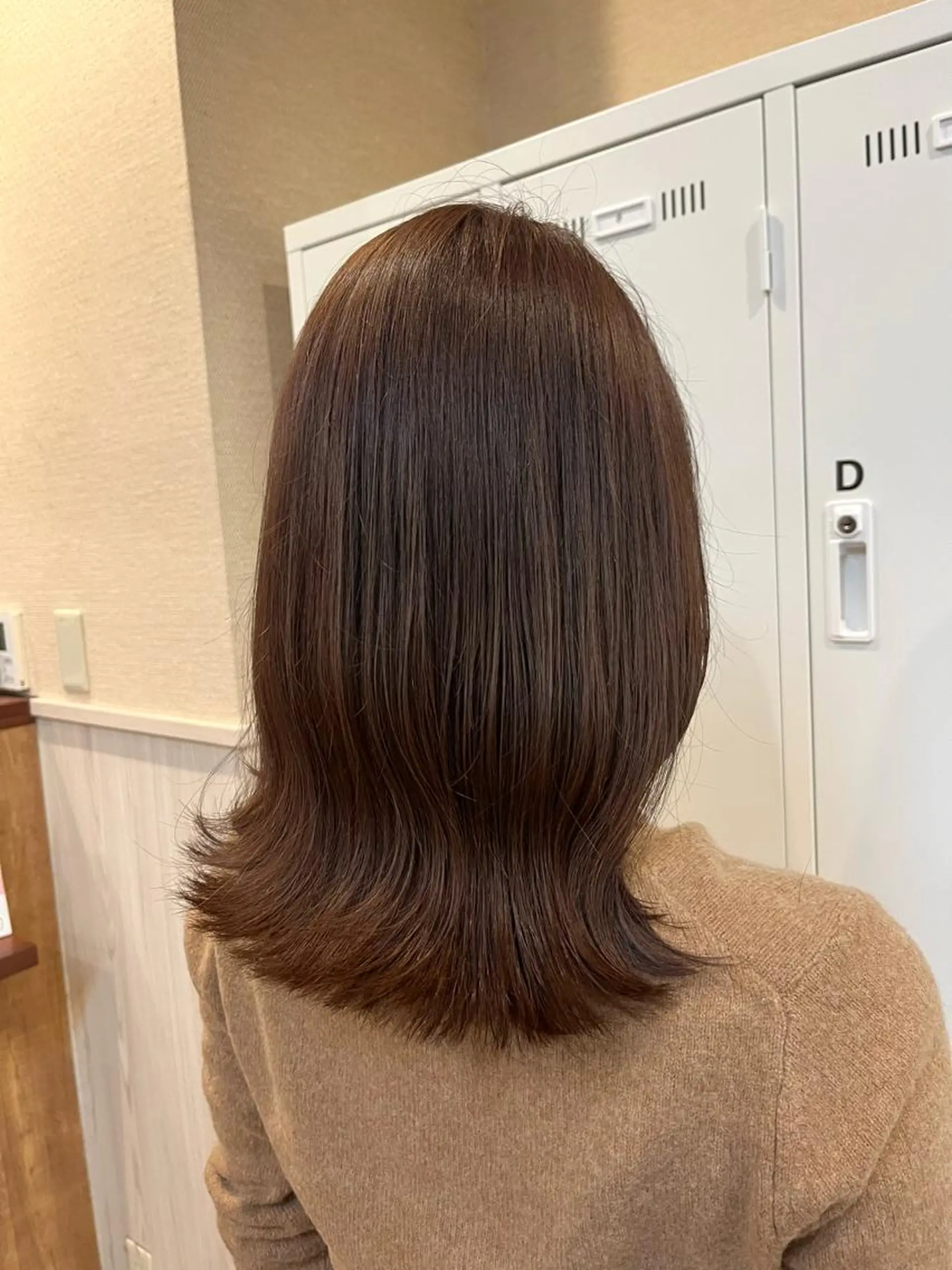 ミディアム カラー ベージュカラー ラベンダーカラー ラベンダーベージュ 外ハネヘア カット ヘアカラー yuri🌼 NUMBER 天王寺のヘアスタイル