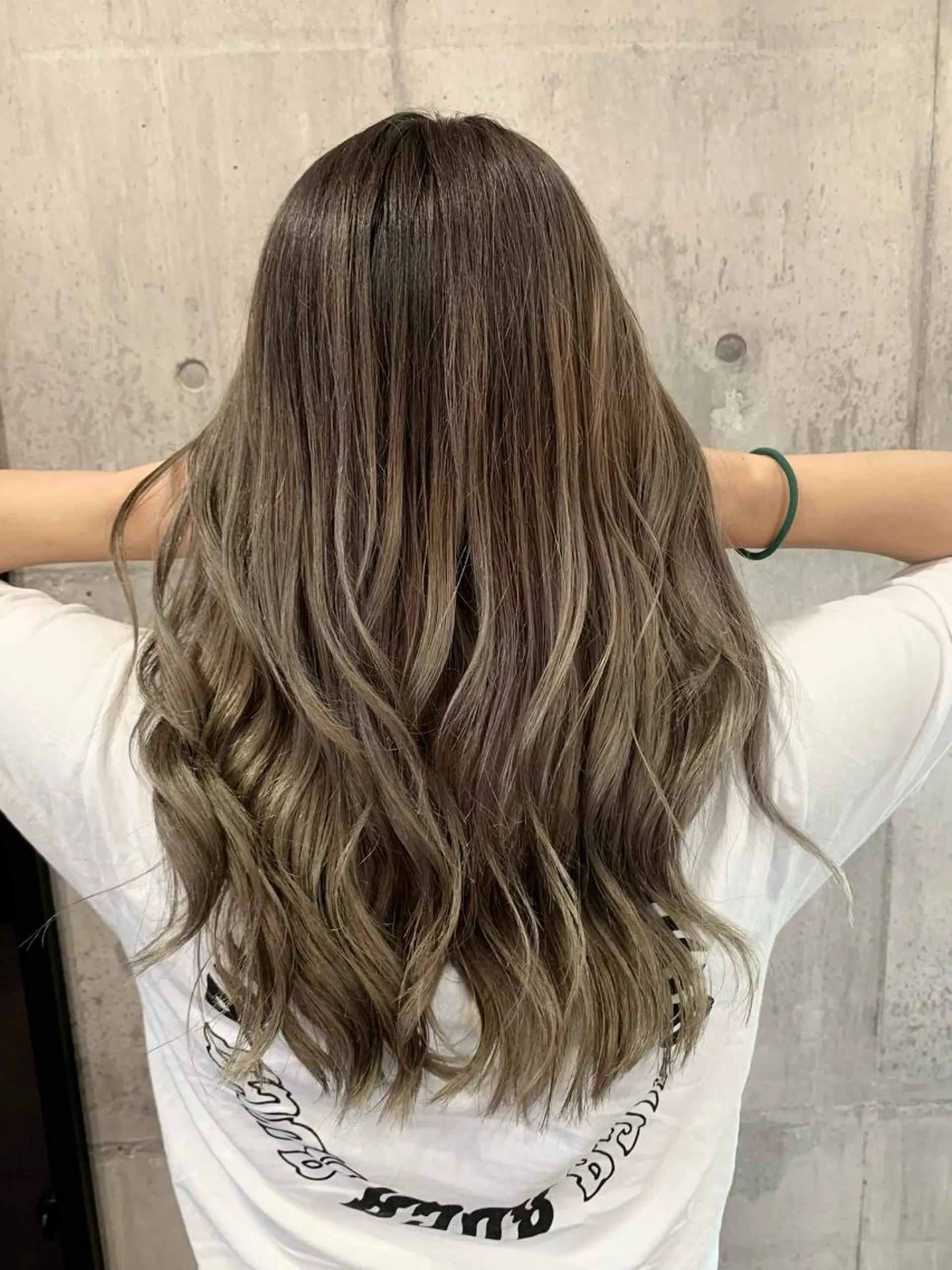 セミロング レイヤーカット yoshihara yuukiのヘアスタイル