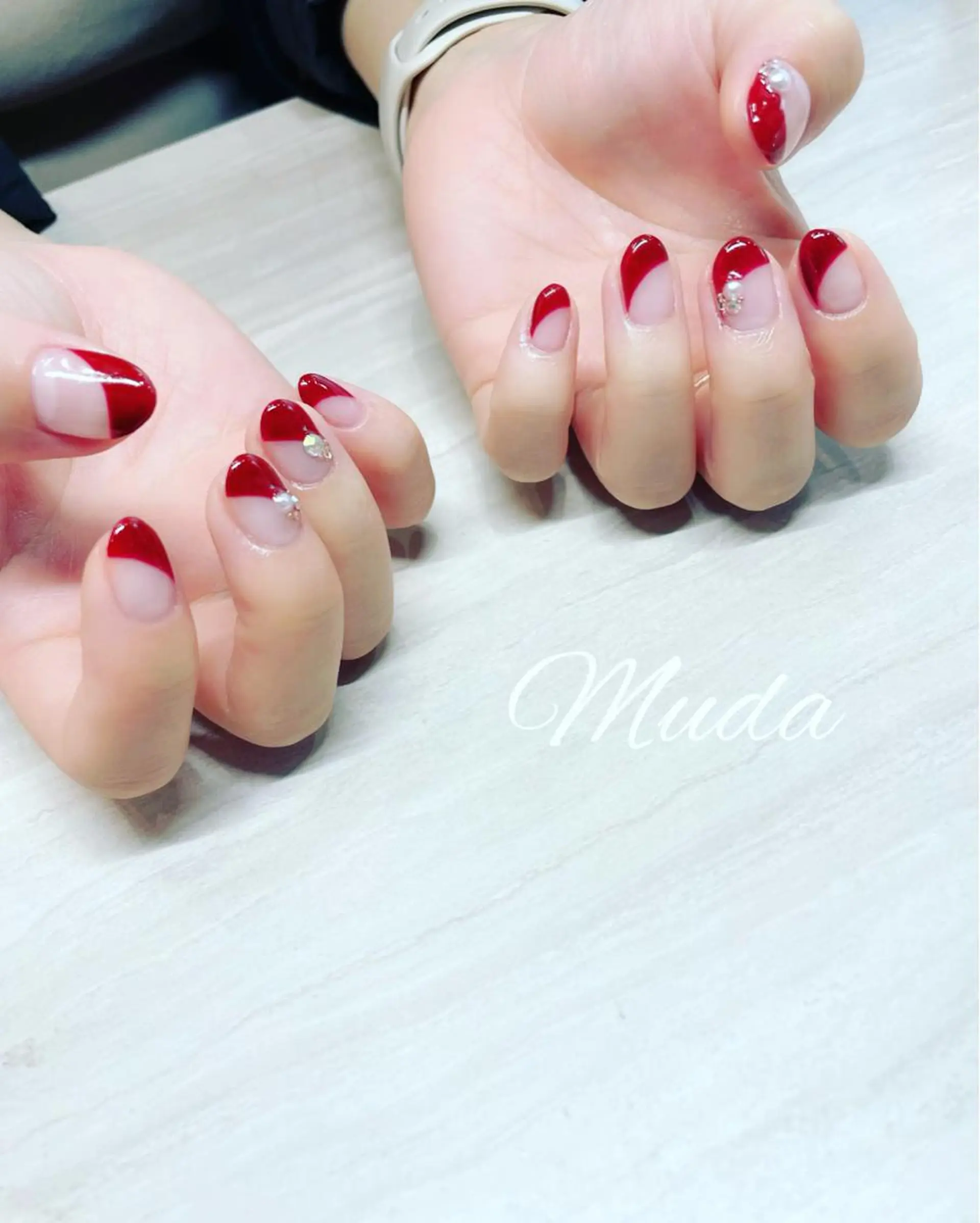 ネイル フレンチネイル 赤色 日本巻き爪センター 渋谷院のエステ・リラクイメージ