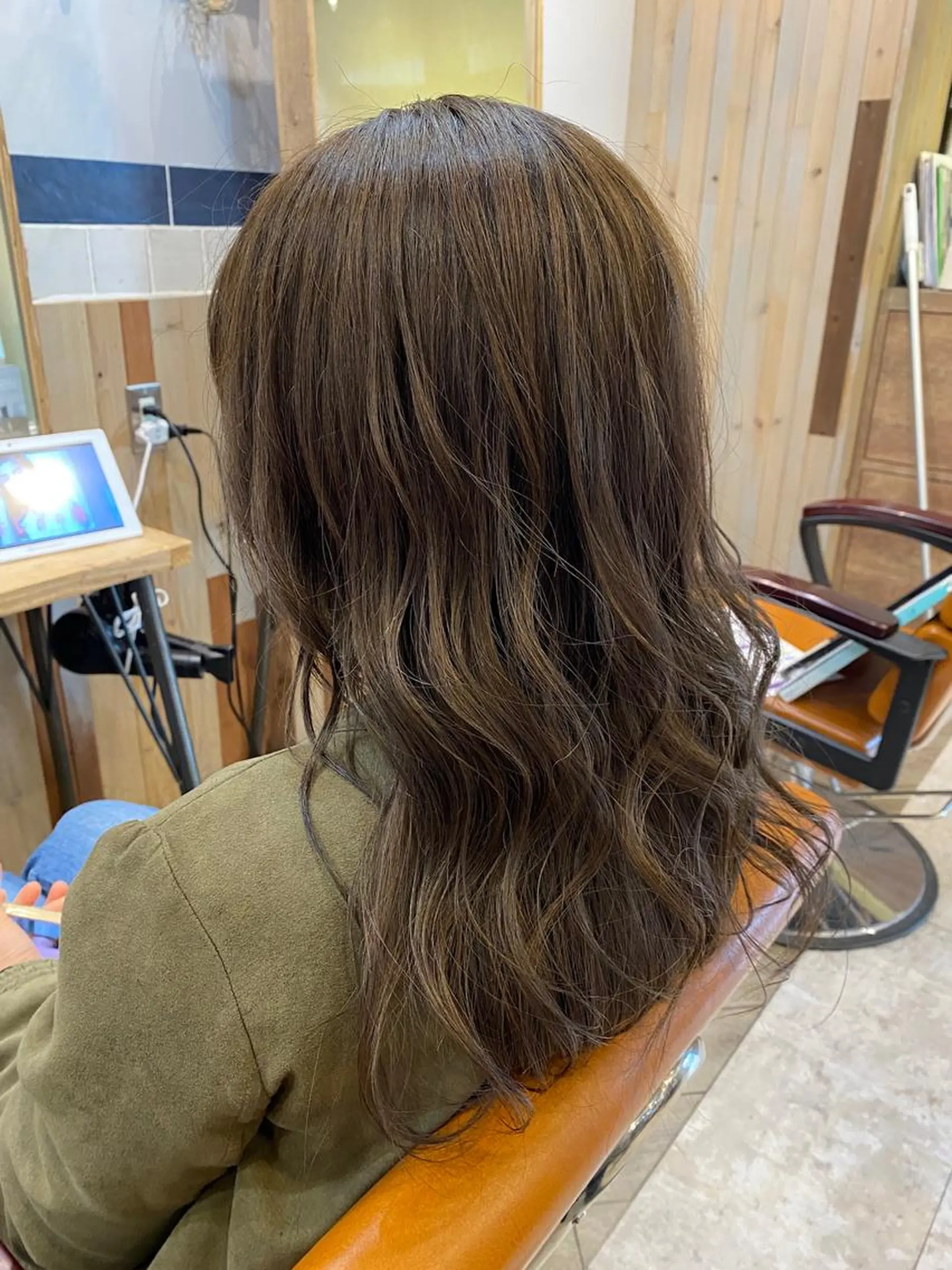 ロング カラー 菅 樹希弥のヘアスタイル