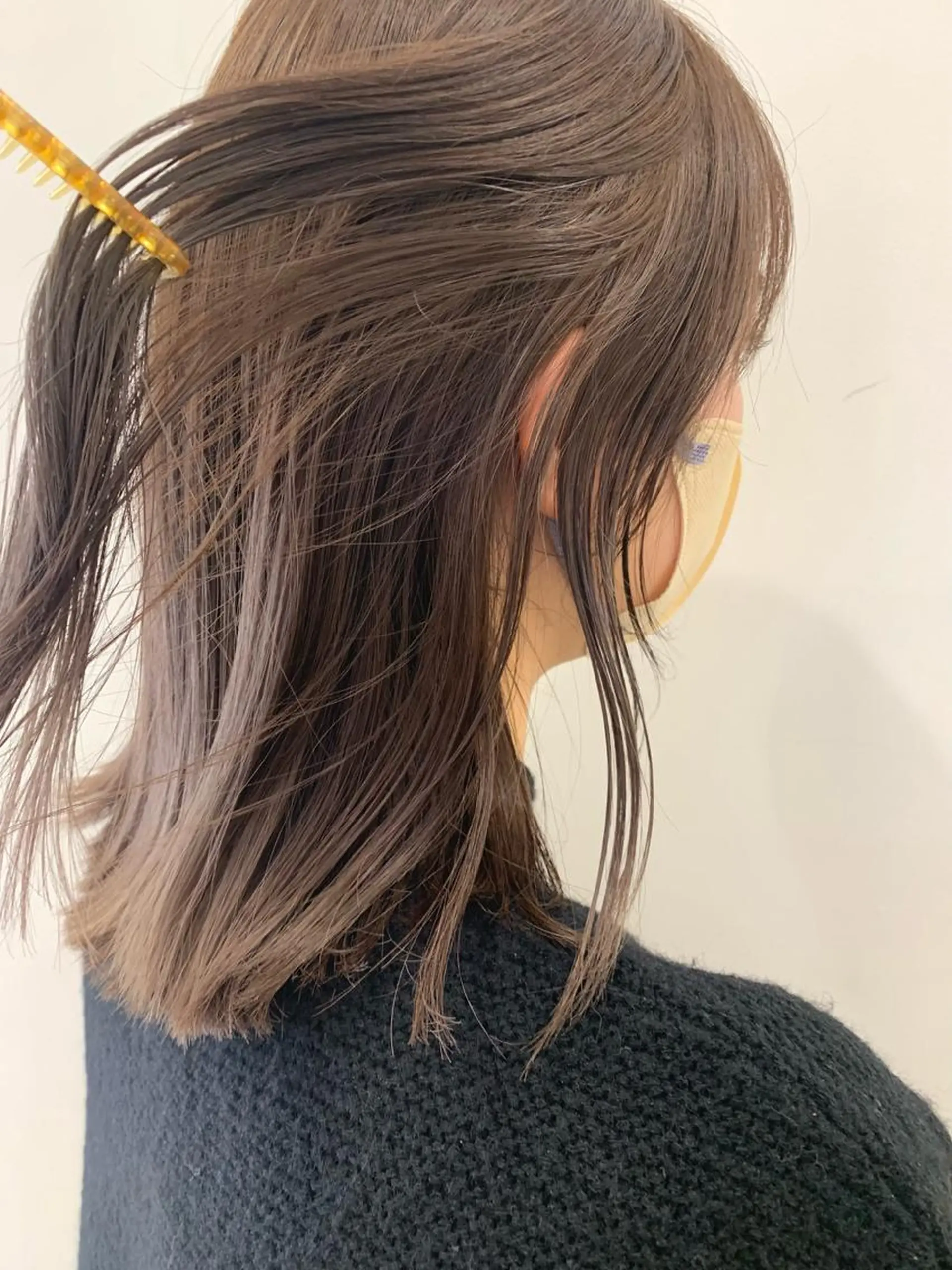 ミディアム カラー ぱつっとボブ/ 小野あかねのヘアスタイル