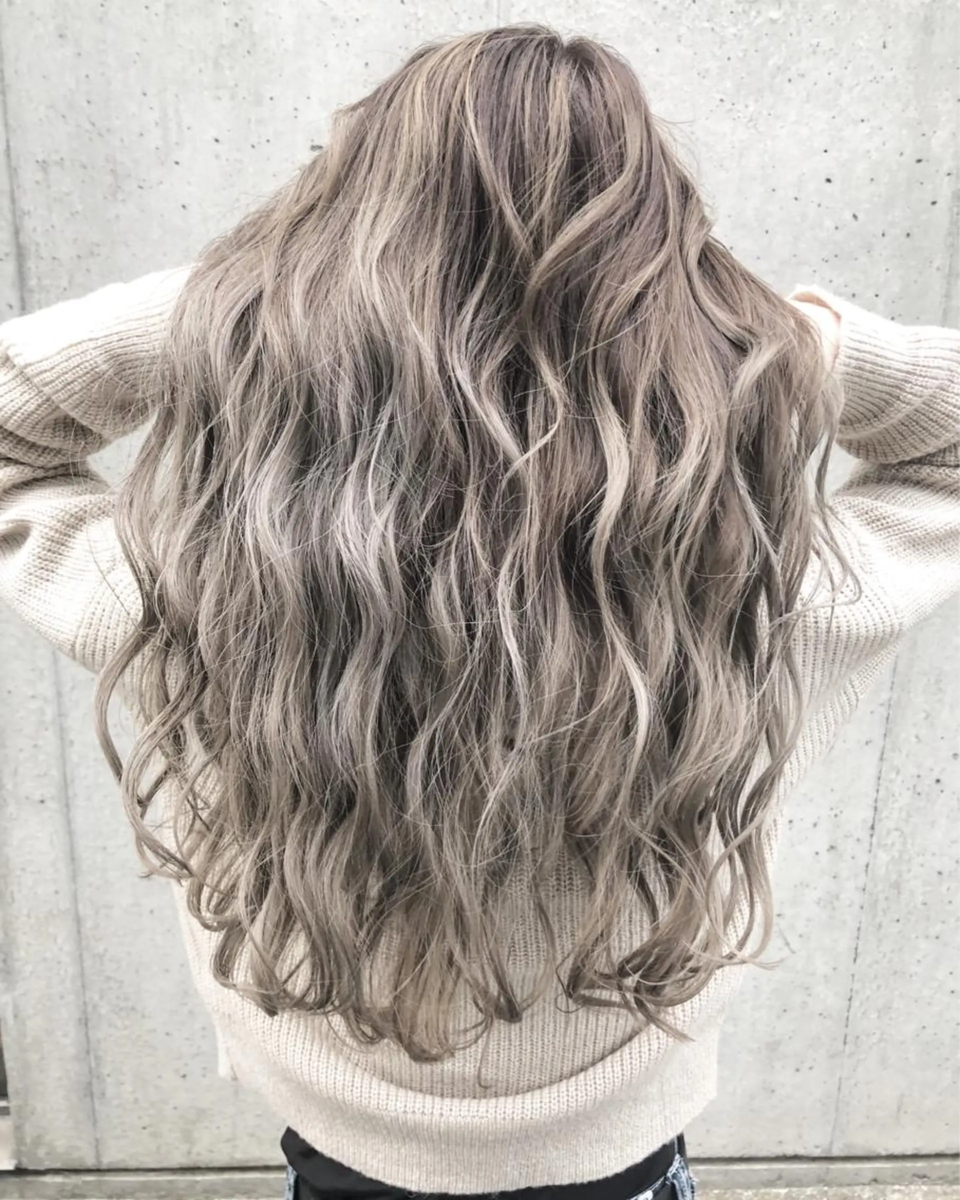 ロング カラー パーマ ヘアアレンジ メンズ キッズ ネイル マツエク・マツパ グレージュ カット ヘアカラー トリートメント ヘッドスパ 韓国風×透明感カラー 髪質改善オタベシンヤのヘアスタイル