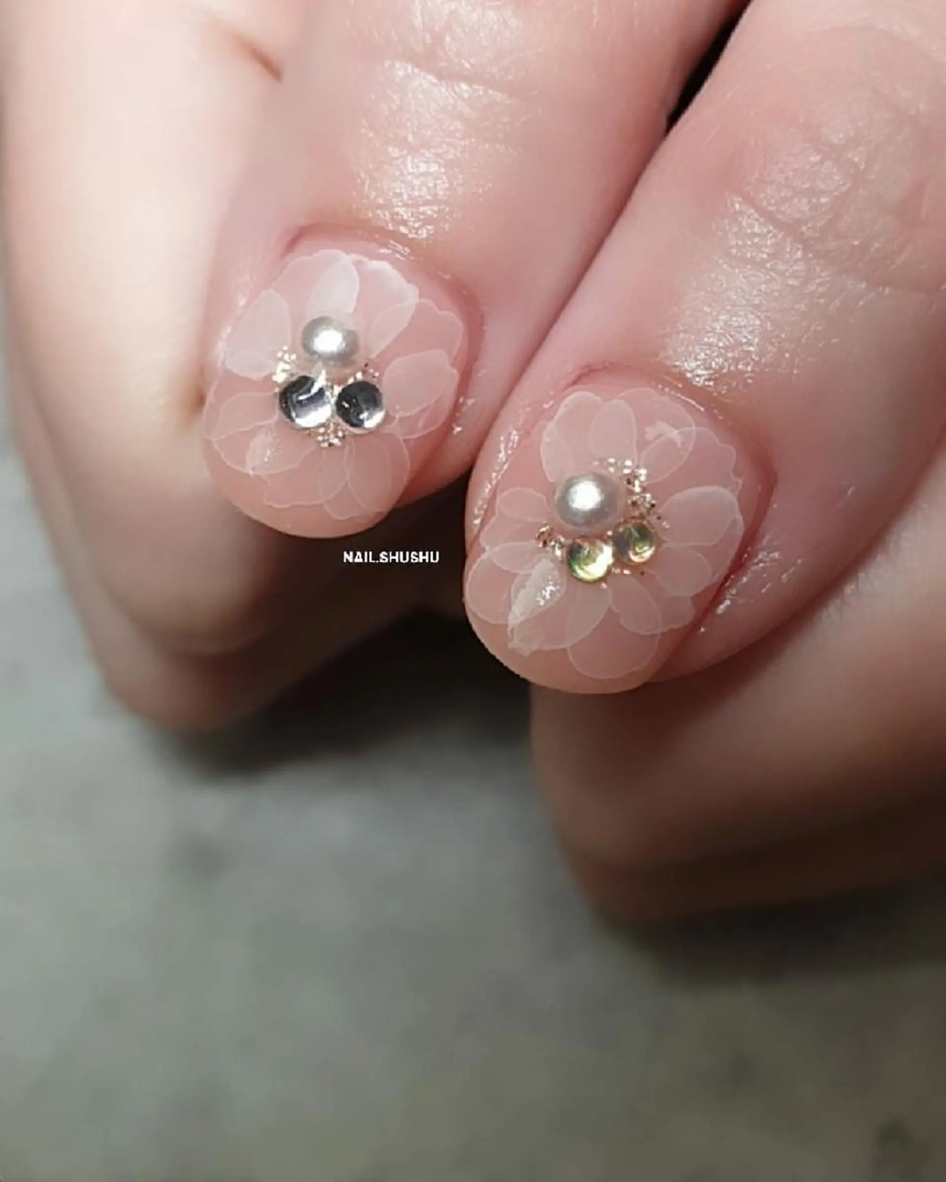 ネイル 持ち込み ニュアンスネイル ワンカラーネイル シンプルネイル バレンタイン 3dパーツ/流行り 👧shushu❤️のネイルデザイン