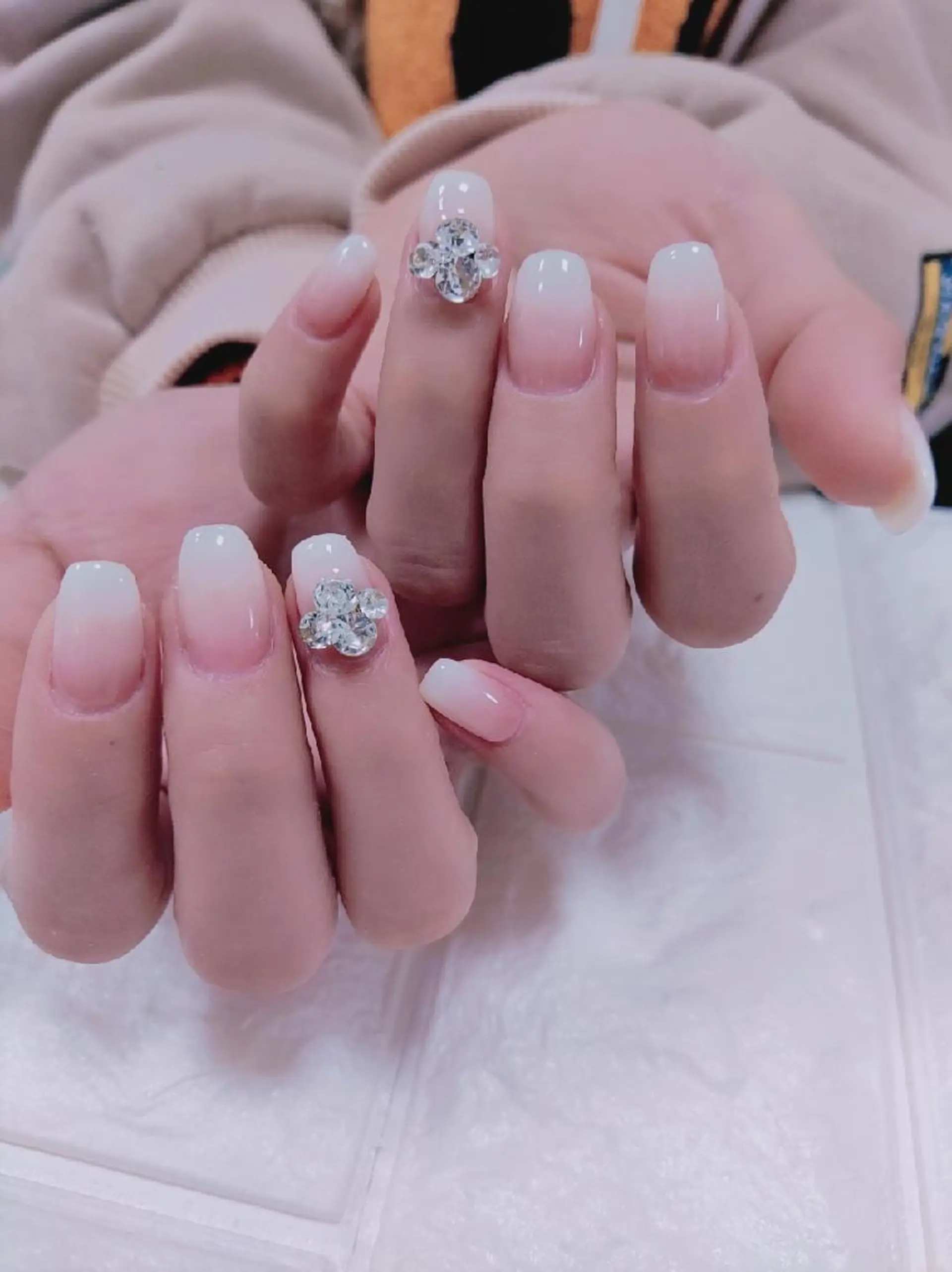 カラー ネイル ストーンネイル 横浜市中区曙町 E·U·Bネイルのネイルデザイン