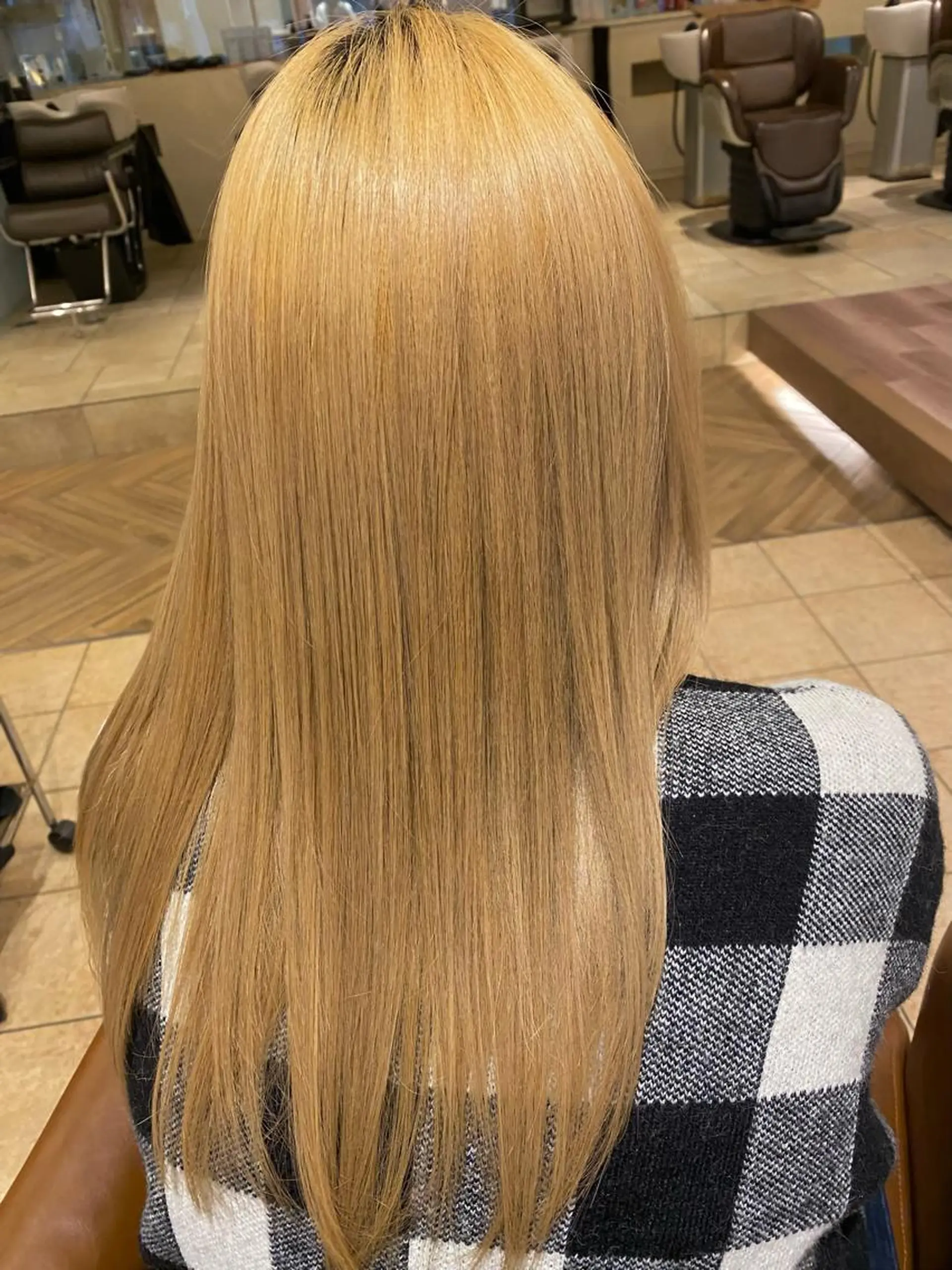 ロング カラー カット 縮毛矯正 トリートメント AIRFLOW WITH THE GARDEN所属・横野 朱音のヘアスタイル