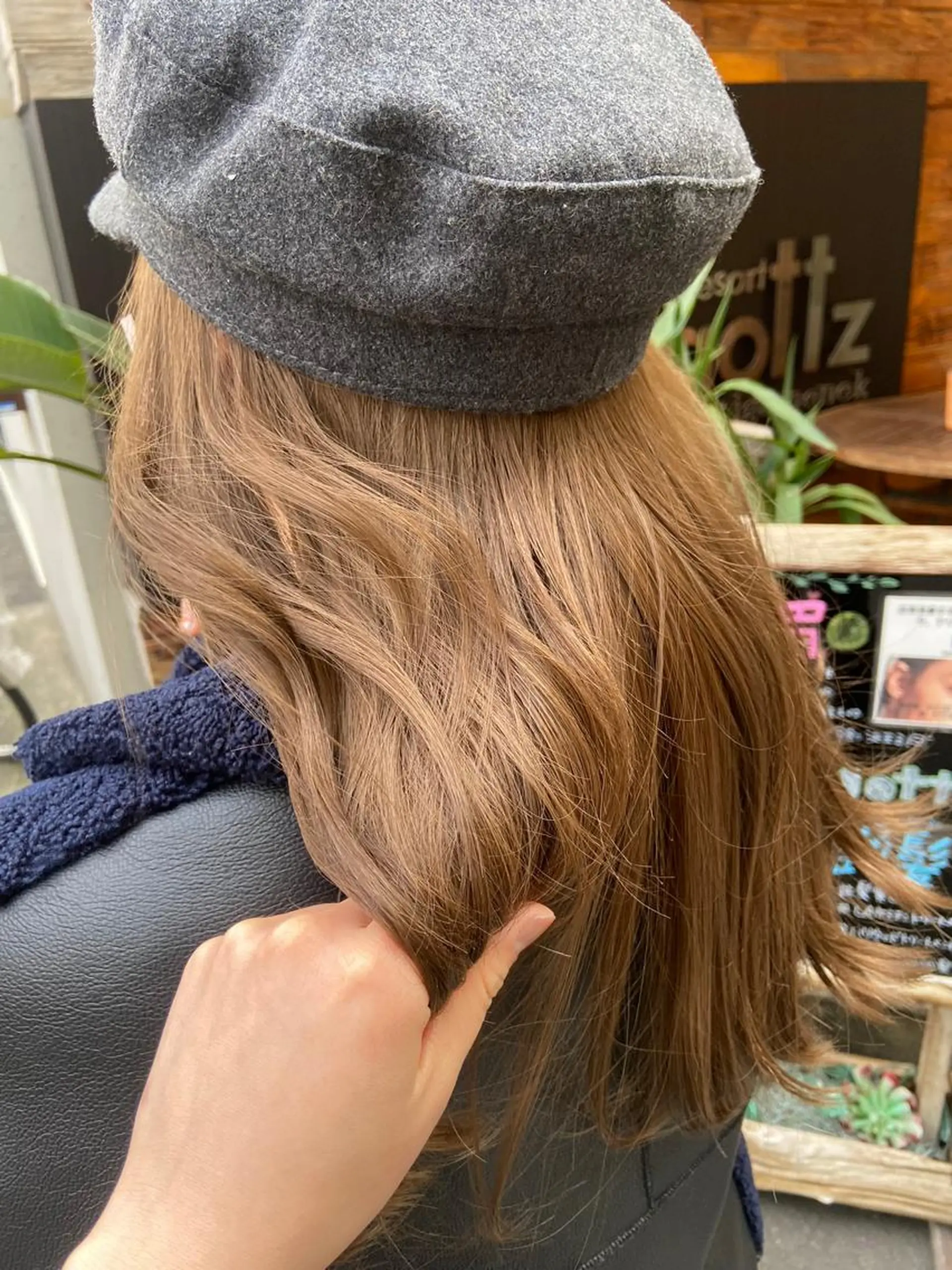 カラー 西田 莉緒のヘアスタイル