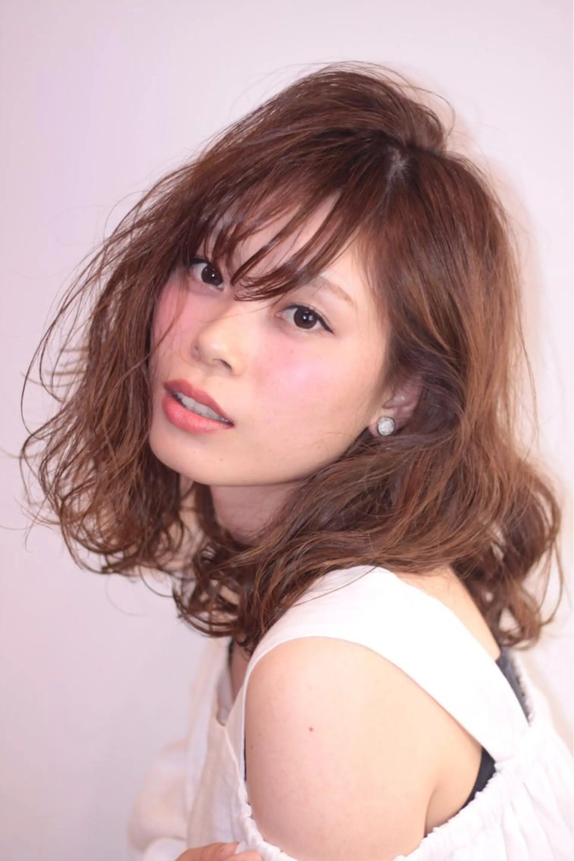 ミディアム カラー パーマ ミディアムパーマ 外国人風カラー tuki yokohama所属・店長 小池アキトのヘアスタイル