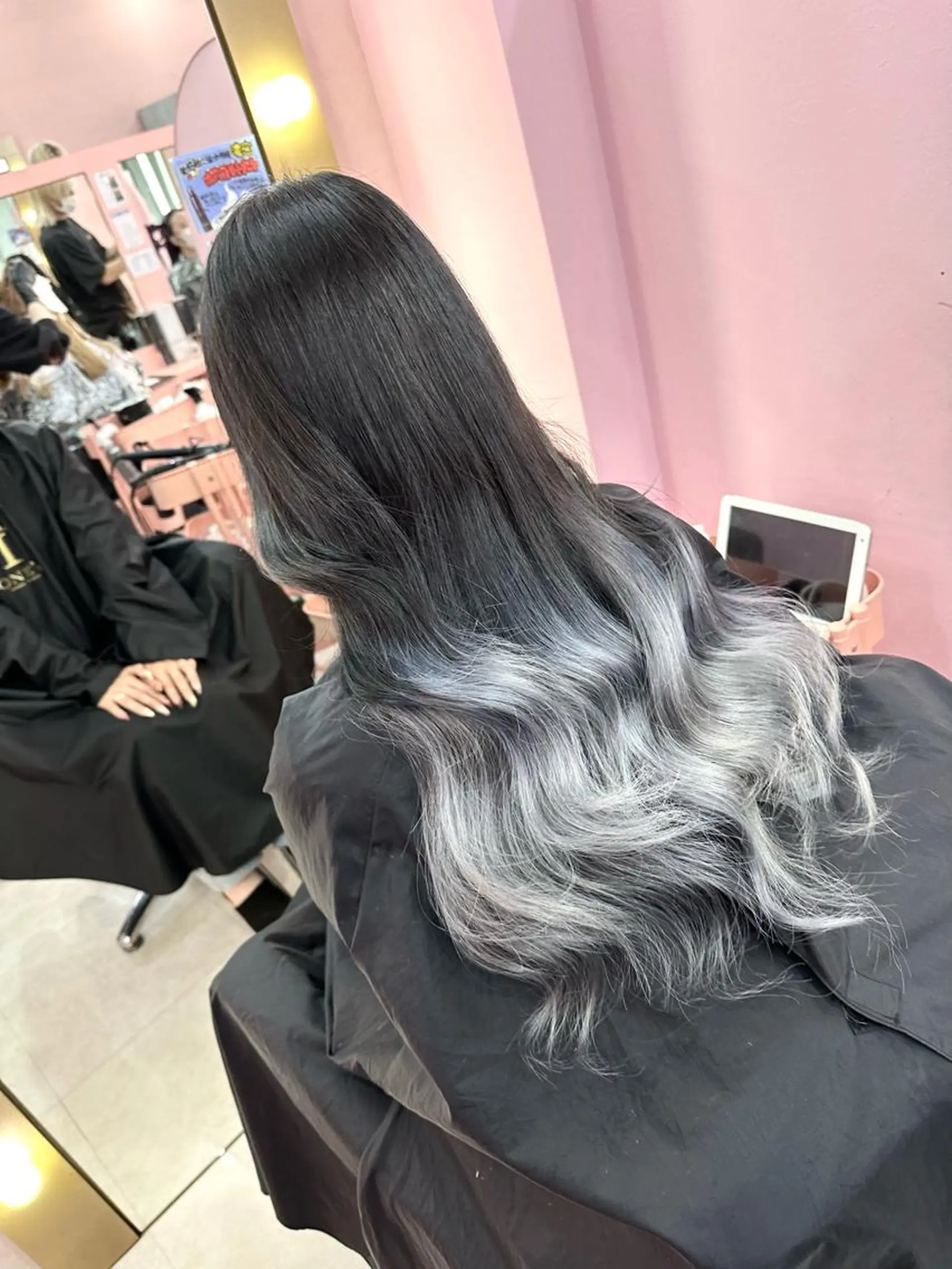 セミロング カラー ✨色落ちまで可愛い✨ MANATO🎨🌈のヘアスタイル