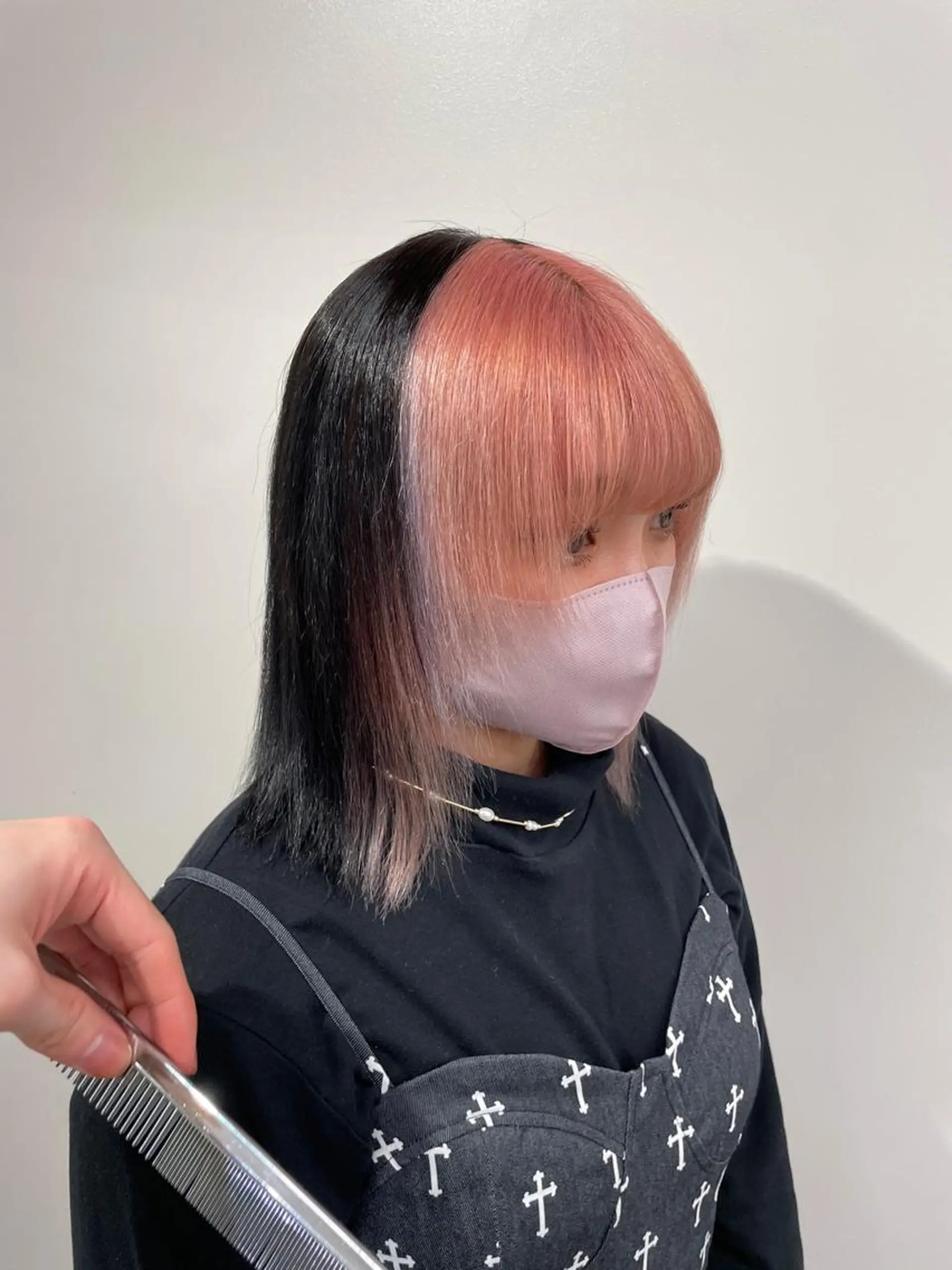 ミディアム カラー ヘアカラー トリートメント 切りっぱなしボブ レイヤー/縮毛矯正のヘアスタイル