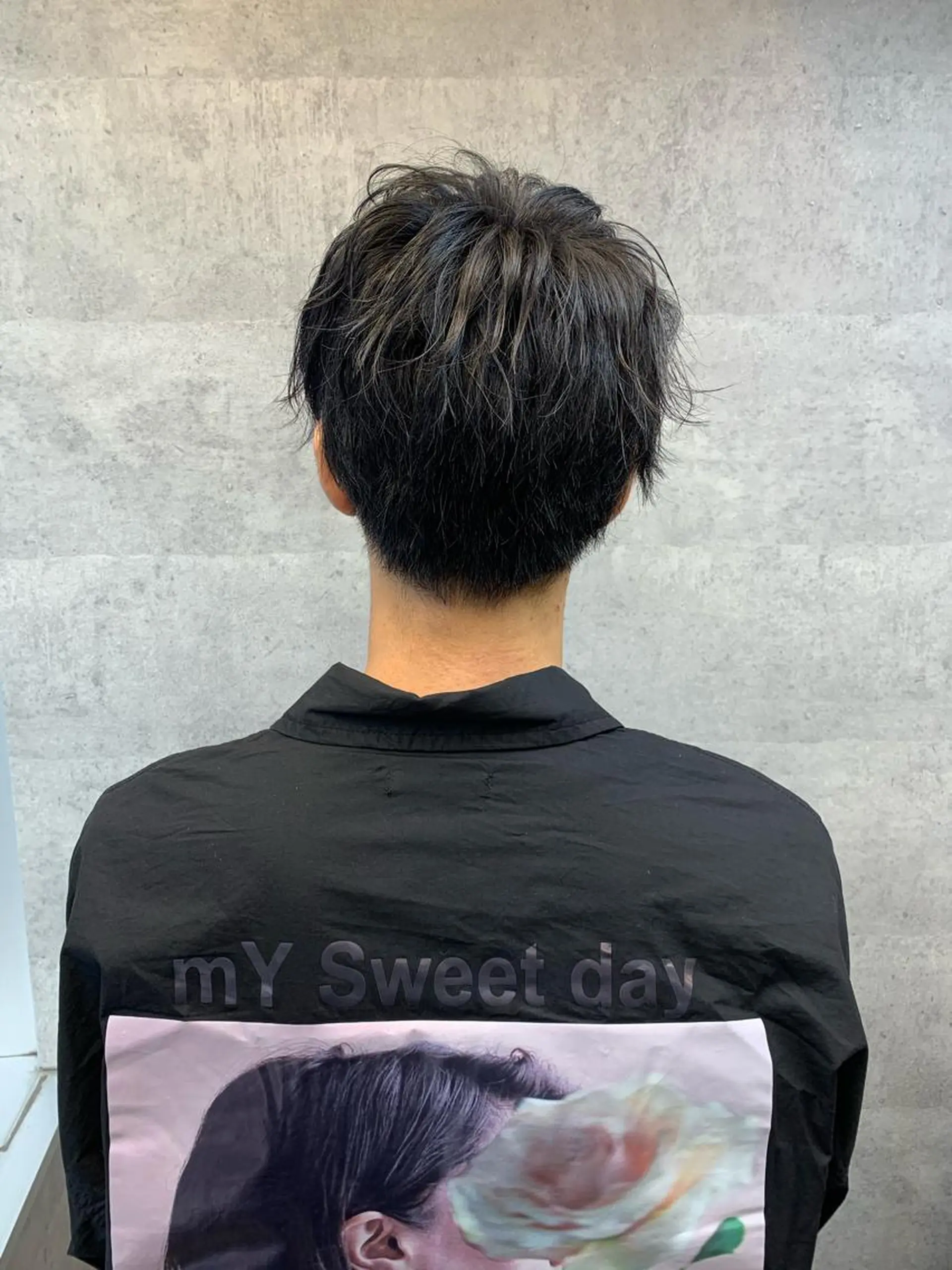 ショート カラー ブリーチ シルバー ヘアカラー 今野 美栄のヘアスタイル