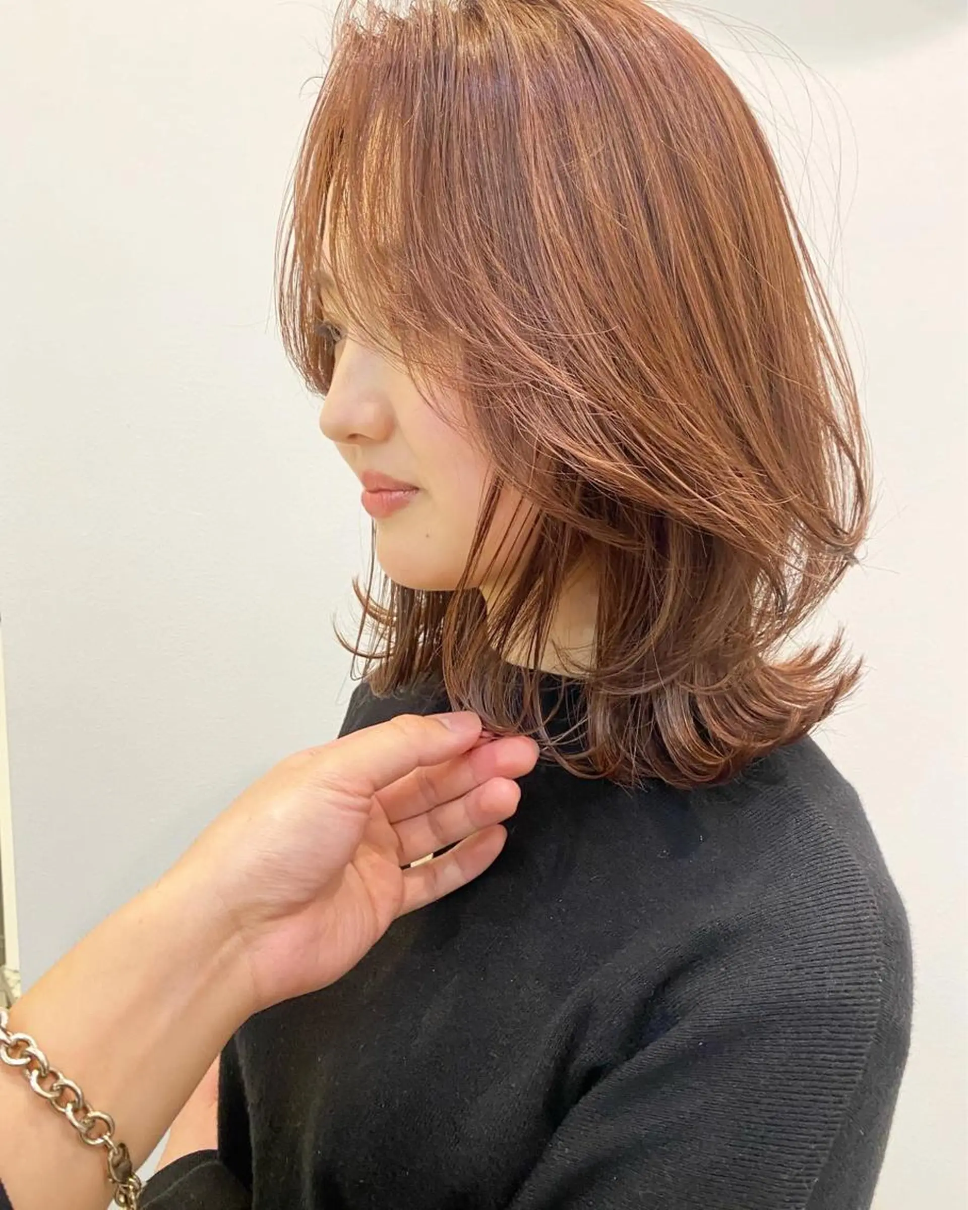 セミロング カラー ヘアアレンジ 結婚式・ブライダル セミロングパーマ アッシュ アッシュブラウン バレイヤージュ 韓国風×透明感カラー 髪質改善オタベシンヤのヘアスタイル