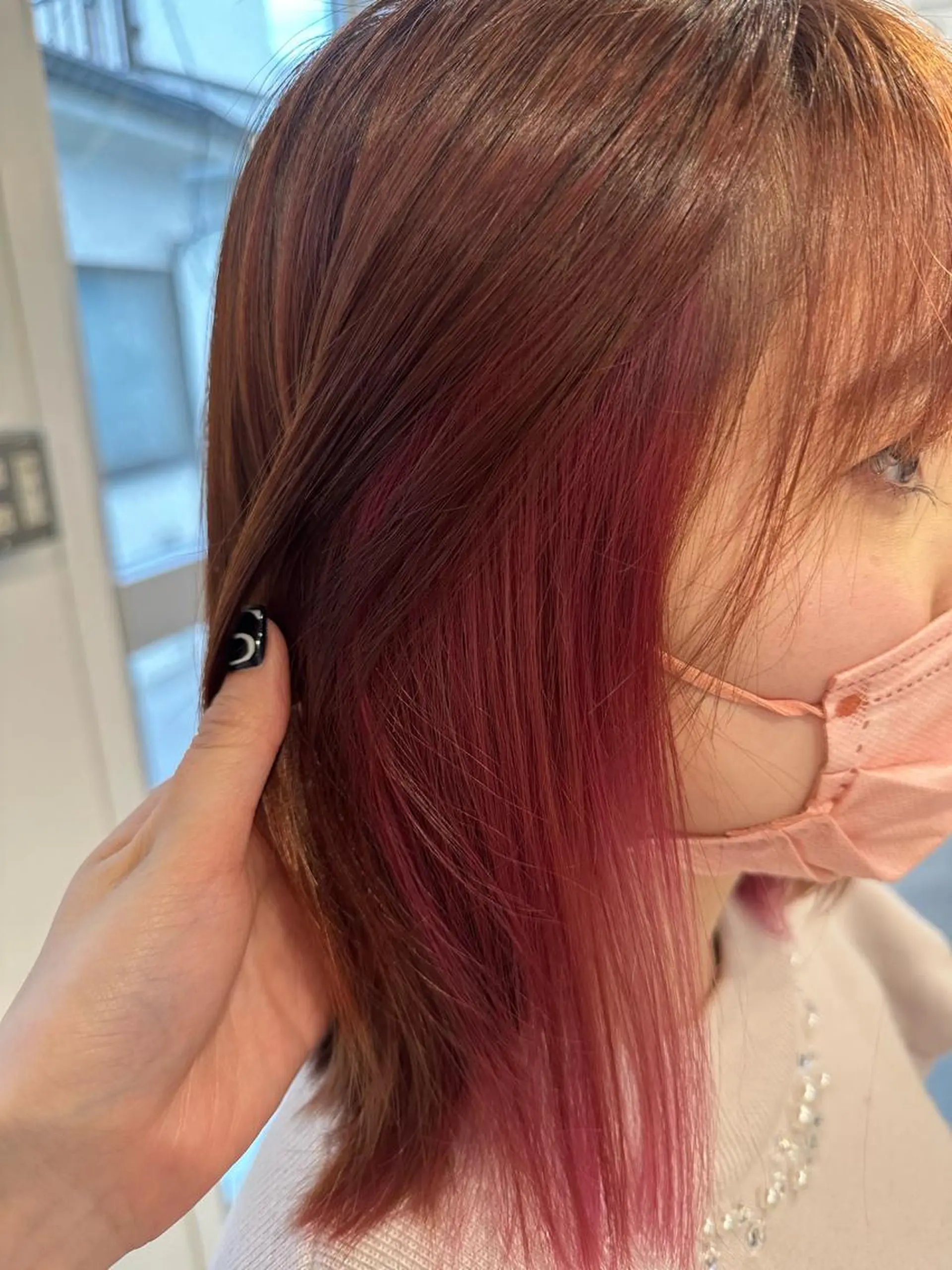 セミロング カラー ピンクカラー 松本 莉央のヘアスタイル