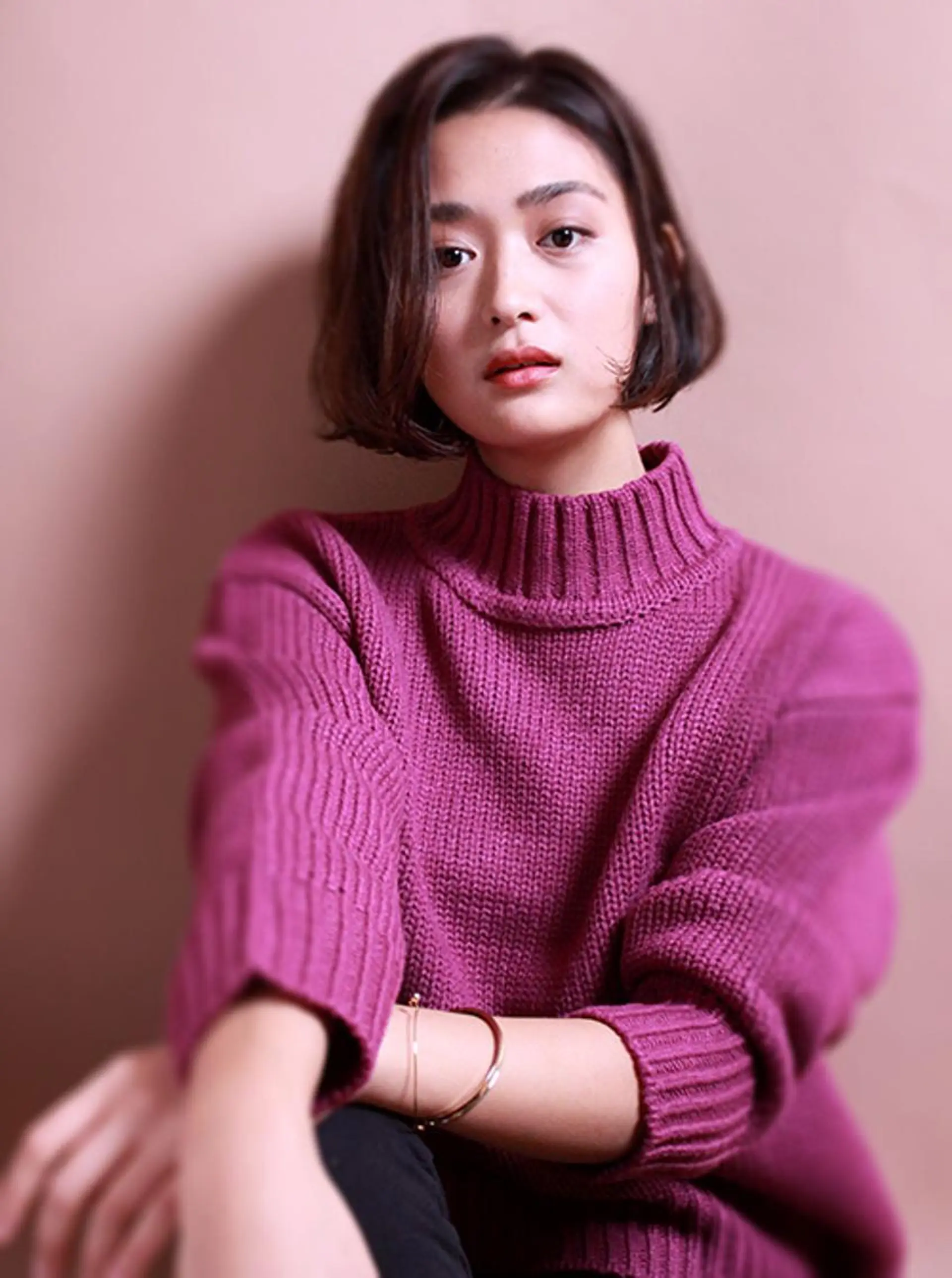 ショート ボブ 菅野 恵のヘアスタイル