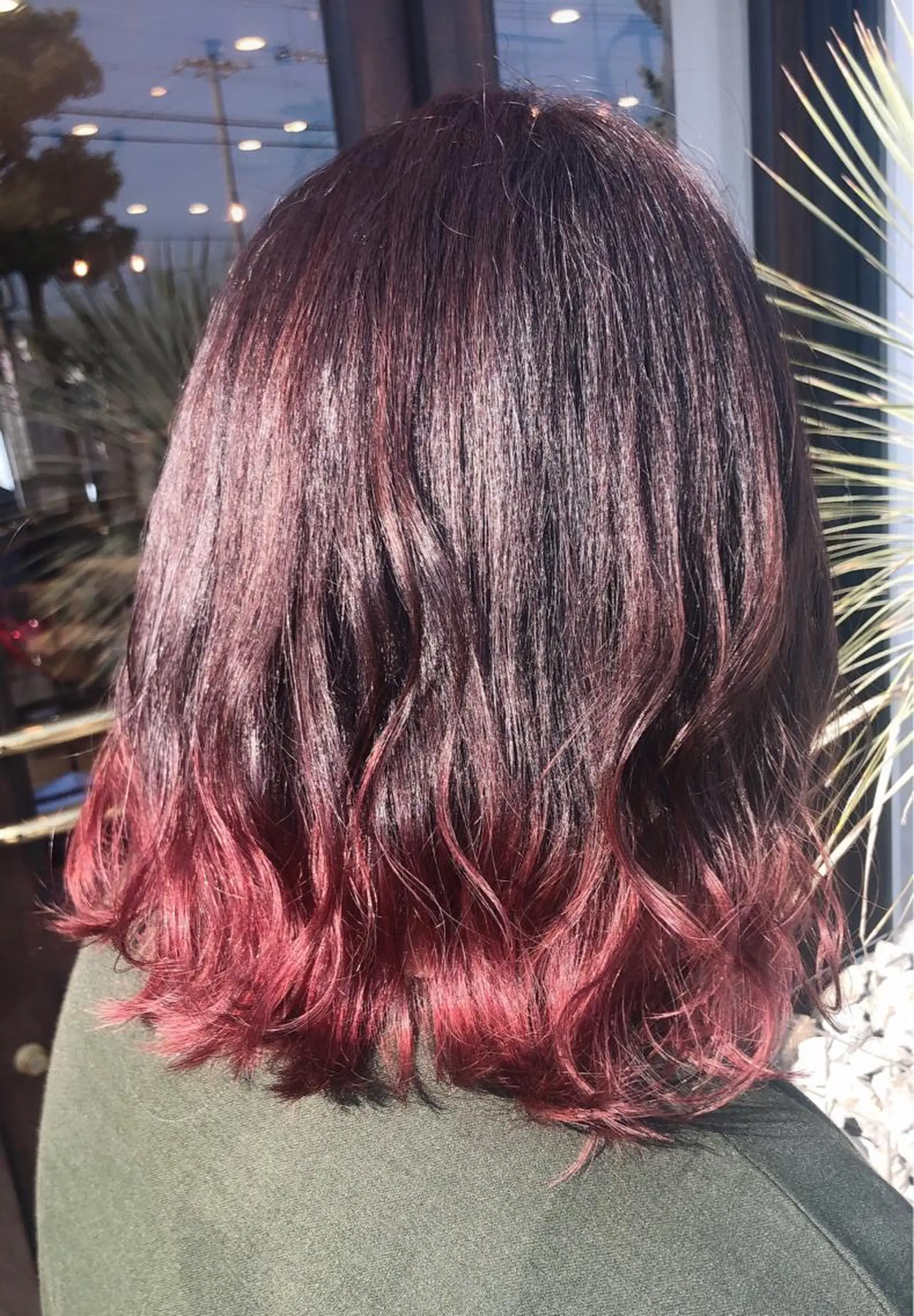 ミディアム カラー ブラウンカラー カシス ピンクカラー レッドカラー レッドブラウン 三村 桜生のヘアスタイル