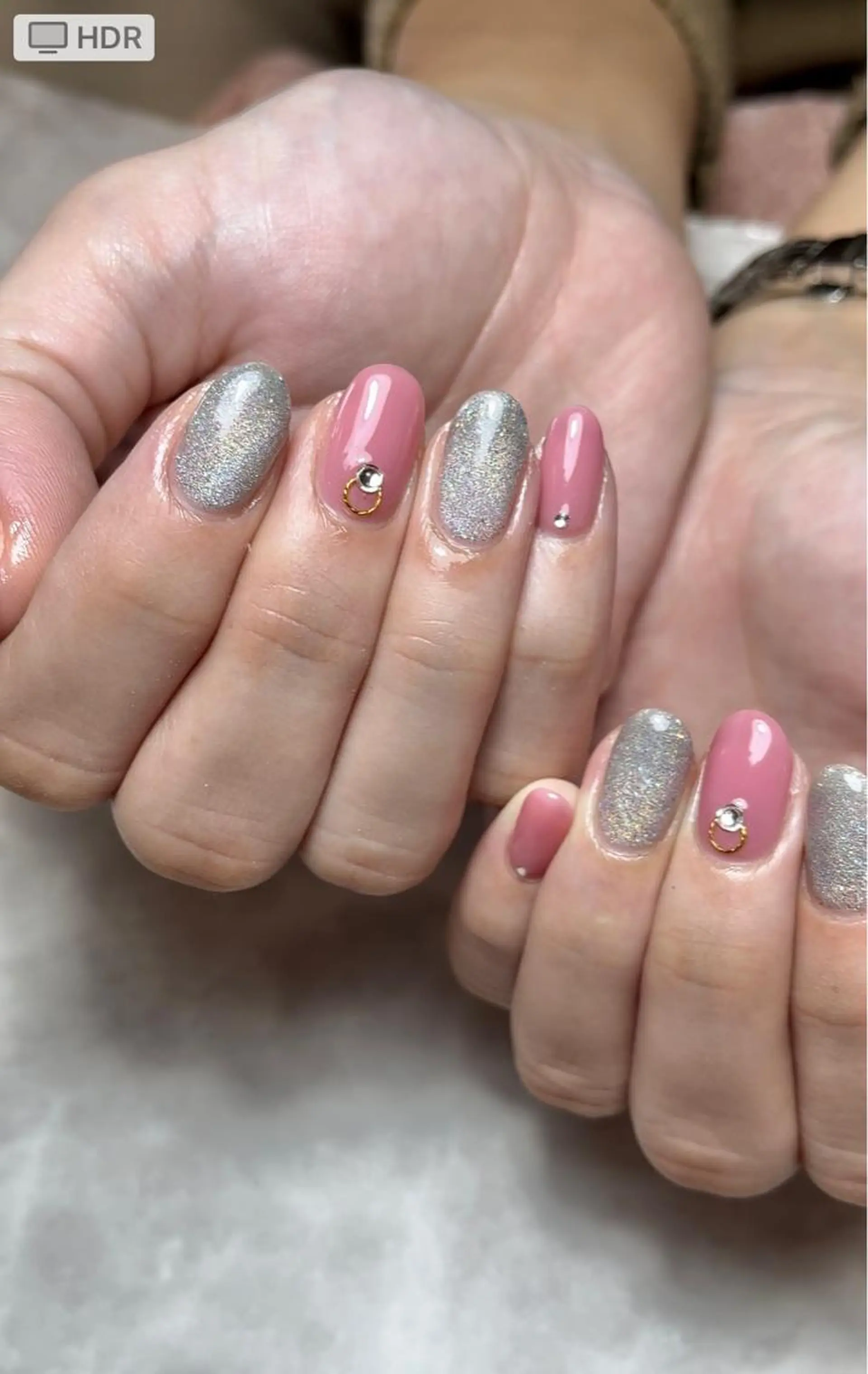 ネイル ジェルネイル キラキラネイル 韓国ネイル マグネットネイル オフィスネイル ハンドネイル nails' it...のネイルデザイン