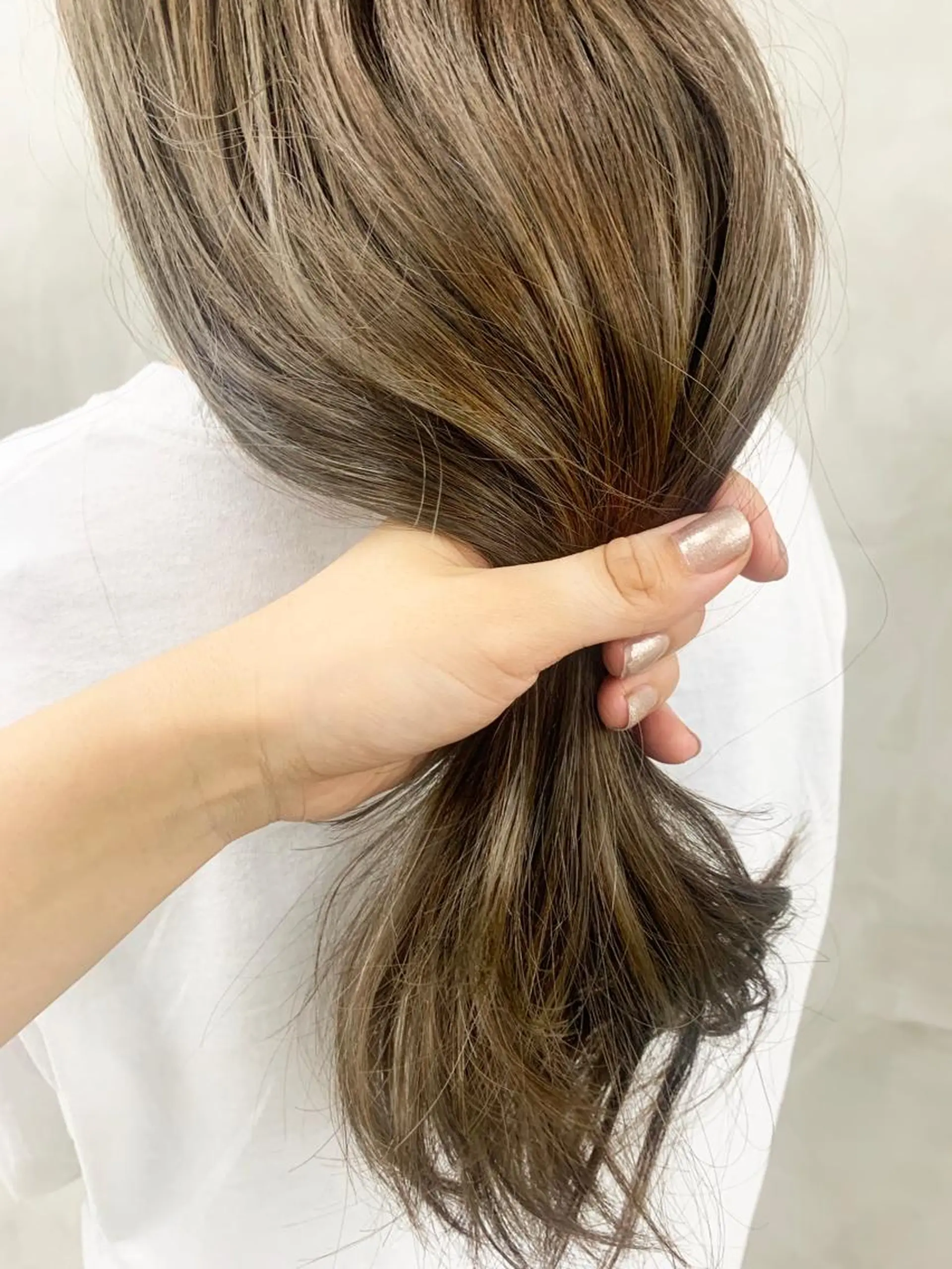 カラー ブリーチ 透明感カラー グレージュ ハイライトカラー イルミナカラー ヘッドスパ (女性限定)🍋モエのヘアスタイル