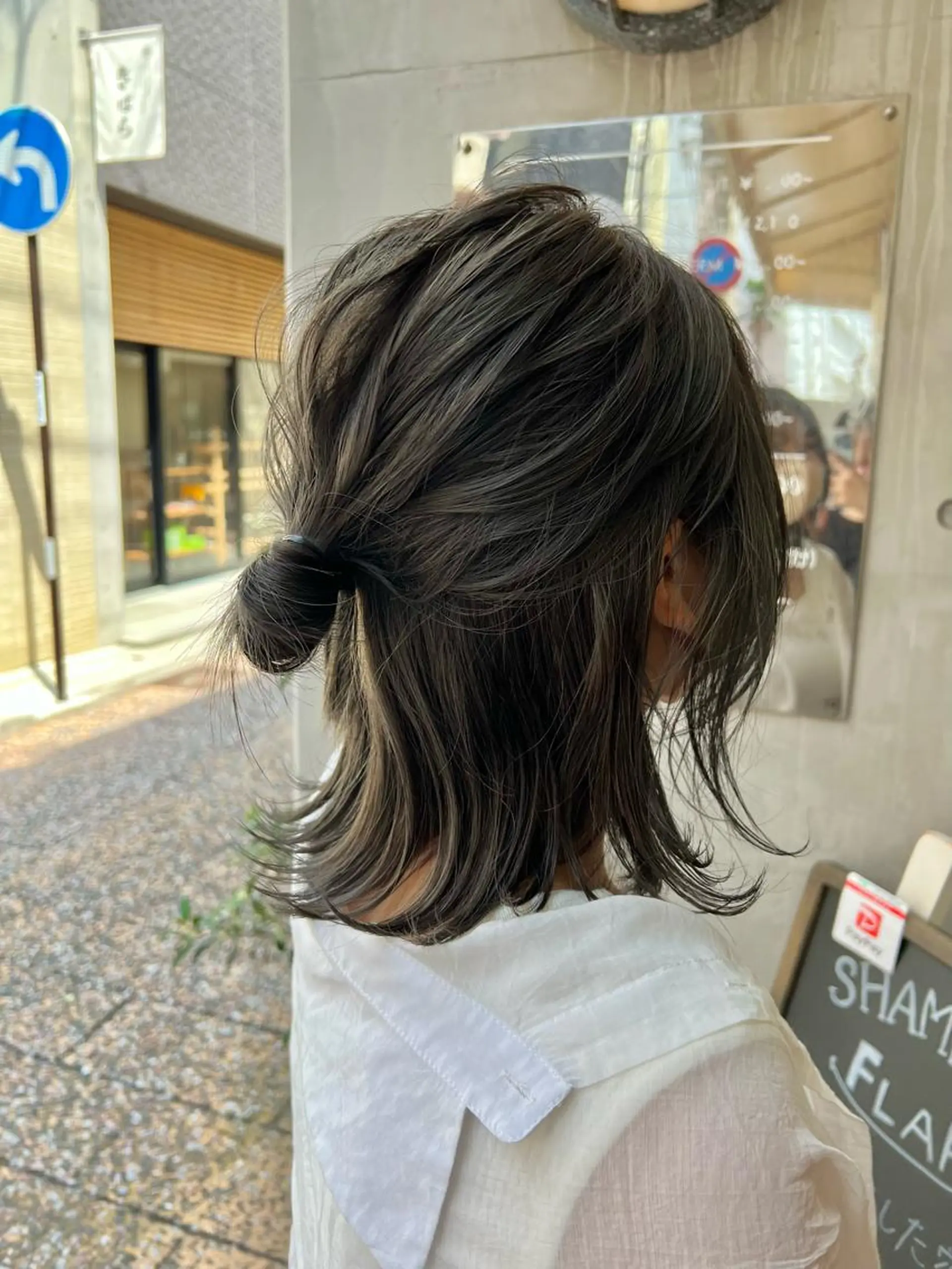 ショート カラー ヘアアレンジ ハーフアップ 「sumi」 AMIのヘアスタイル