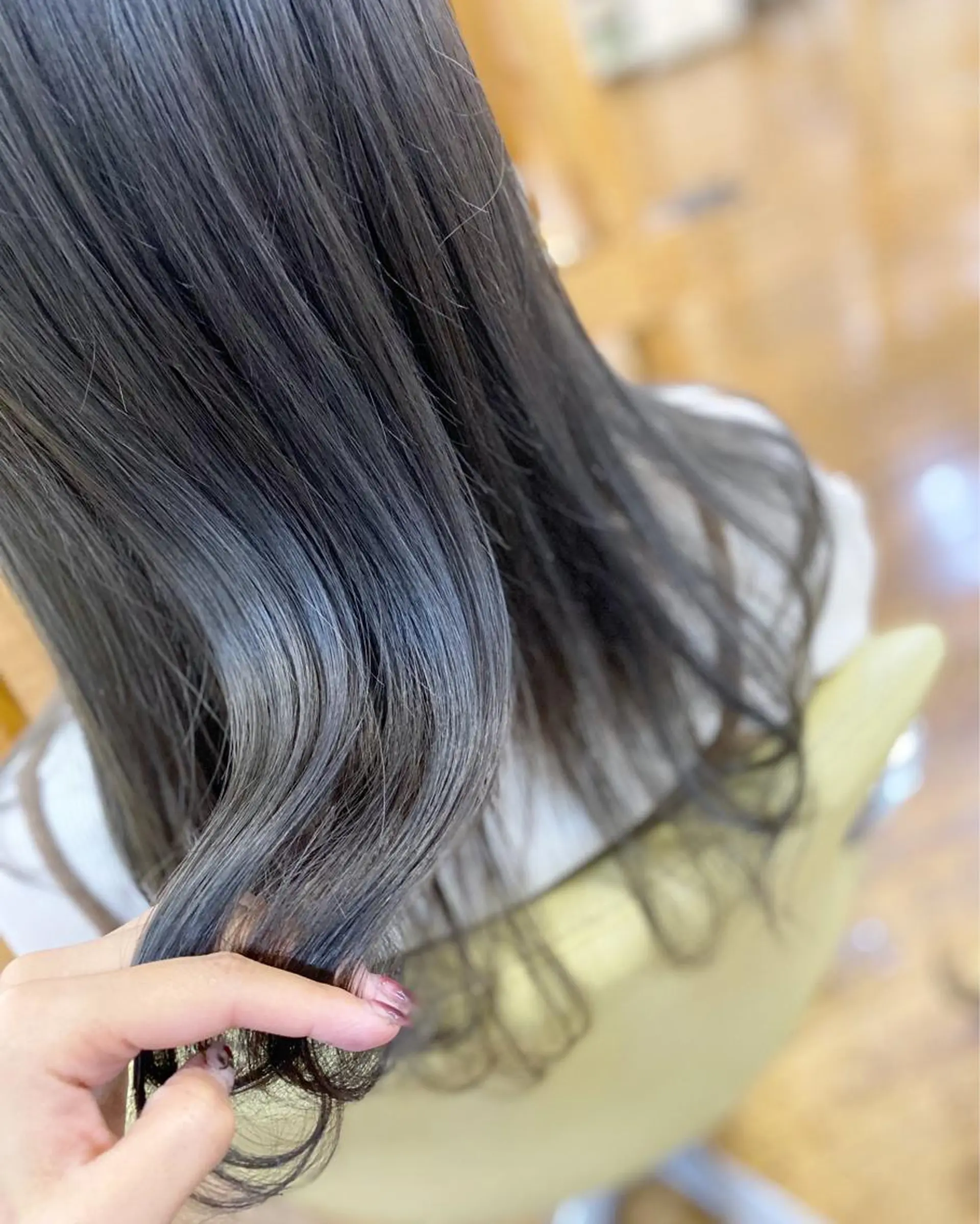 セミロング カラー カット ヘアカラー 縮毛矯正 トリートメント 荒木 ひろかのヘアスタイル
