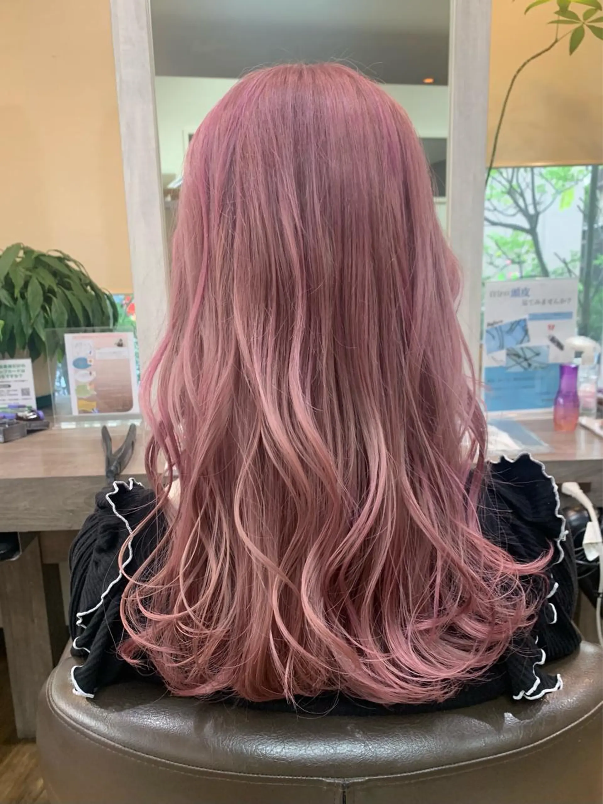 ロング カラー ヘアアレンジ ブリーチ ピンクカラー ecru🕊️堀内 眞帆のヘアスタイル