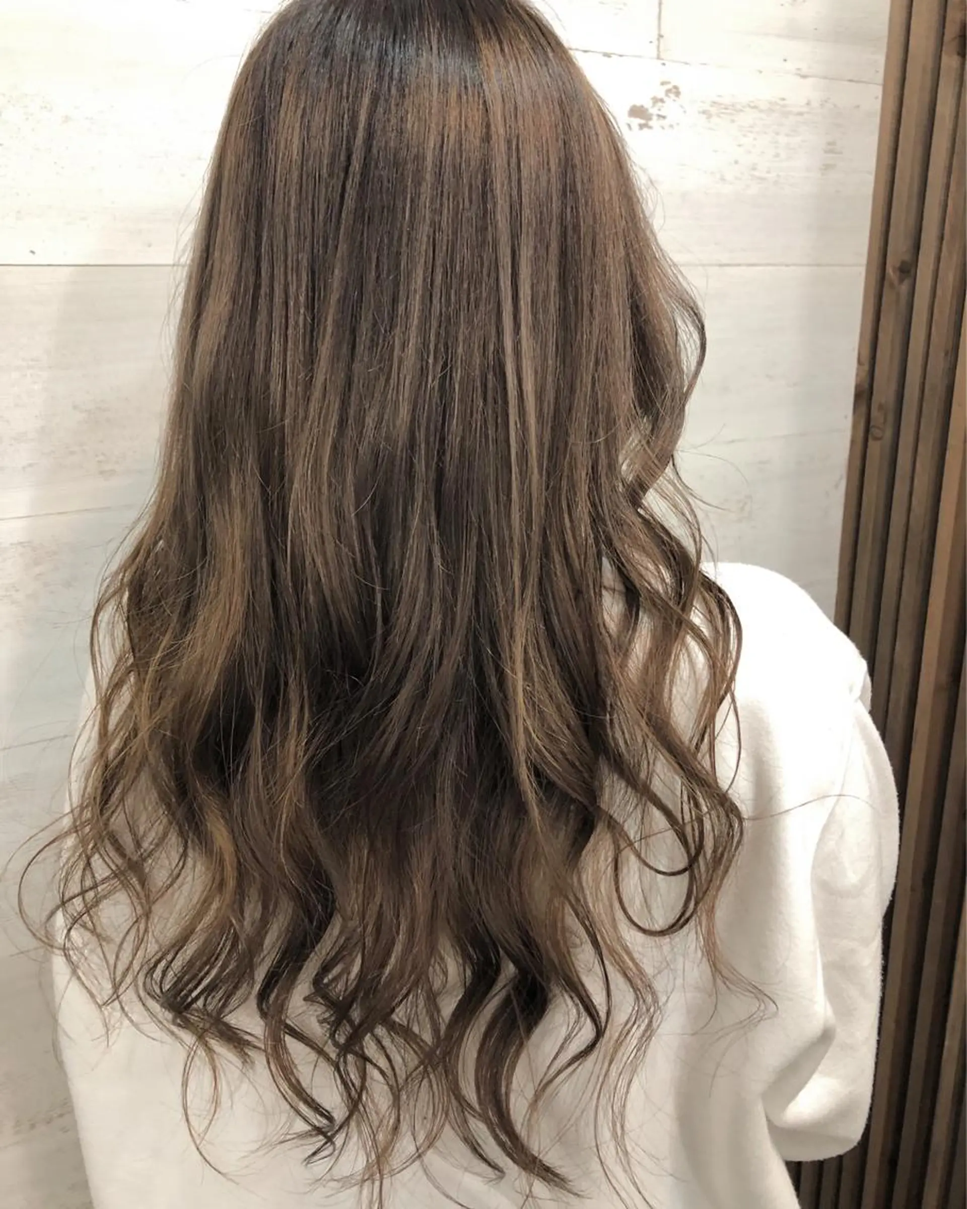 ロング カラー ハイライトカラー ハイライト 女性リピ90%🍨 🩷佐藤みずきのヘアスタイル