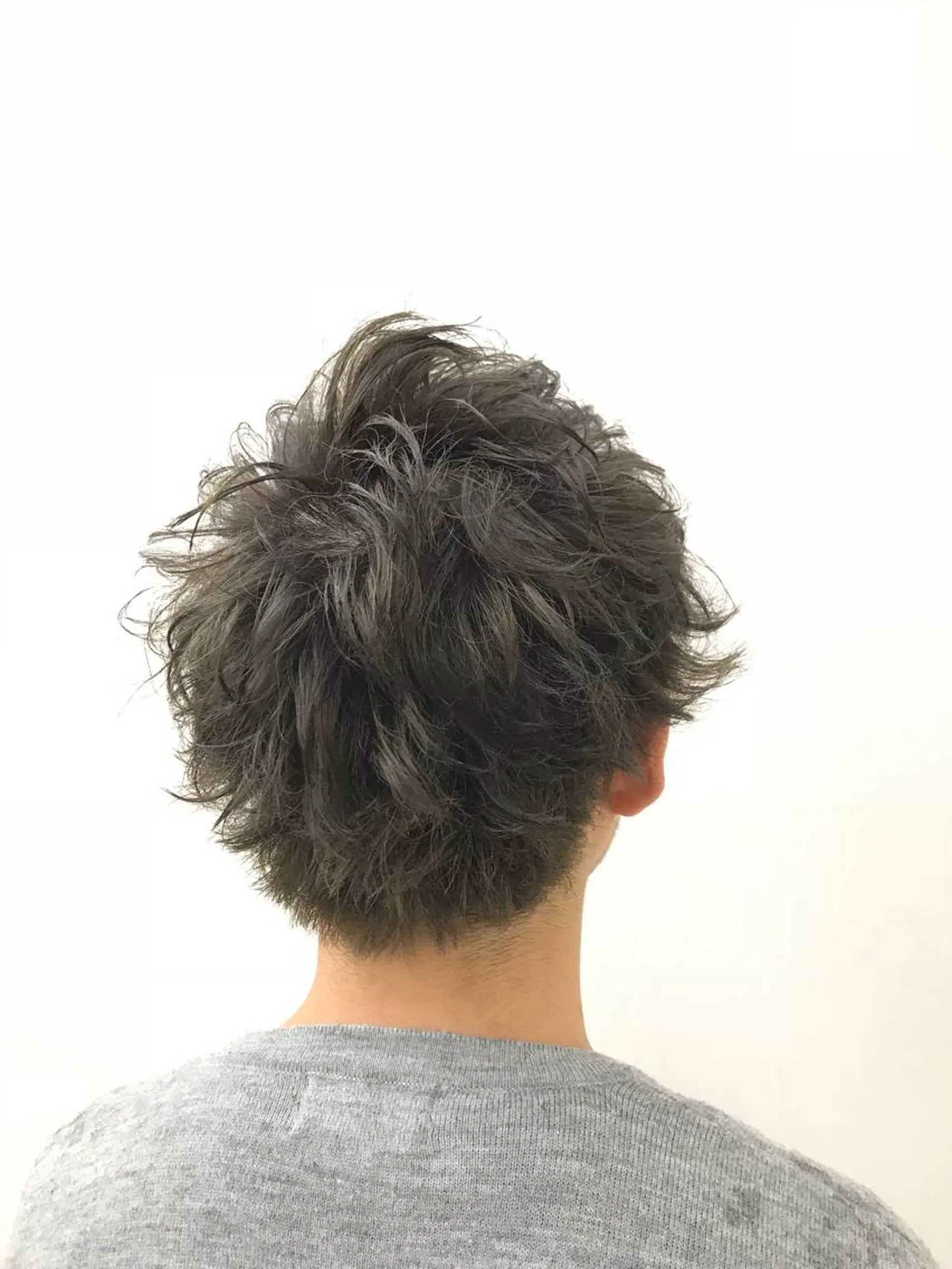 ショート カラー メンズ ヘアカラー ブリーチカラー/ 岩破瑞希のヘアスタイル