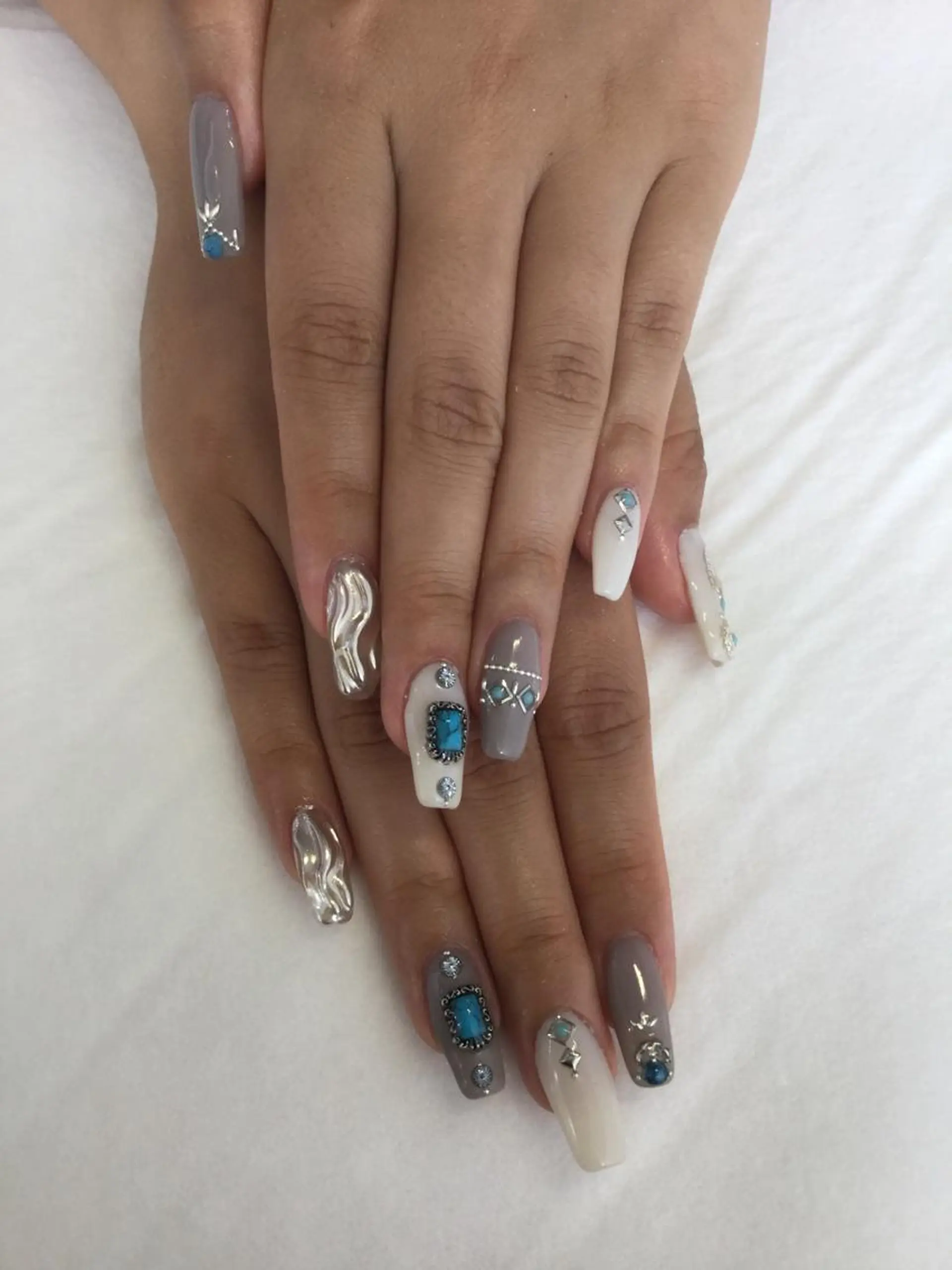 ネイル ハンドネイル 💎🐰 saki. m 🐰💎のネイルデザイン