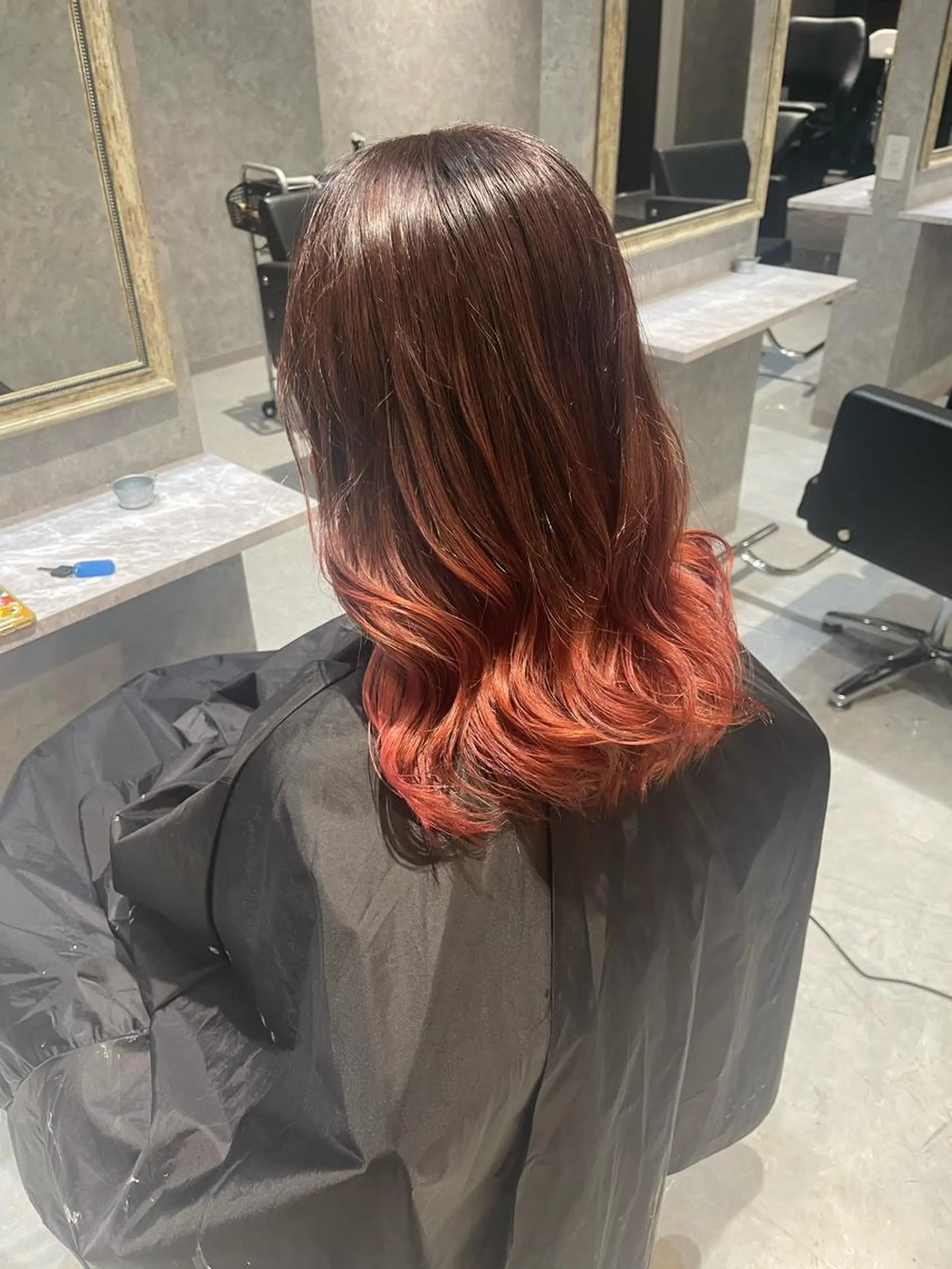 ミディアム ハイトーン ／ レイヤー/吉田陸斗のヘアスタイル