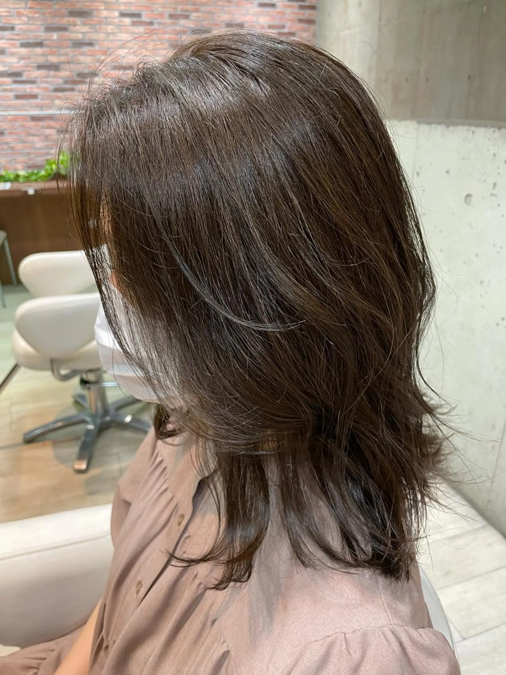 セミロング 顔周り/暗髪カラー 艶カラー/アベマホのヘアスタイル