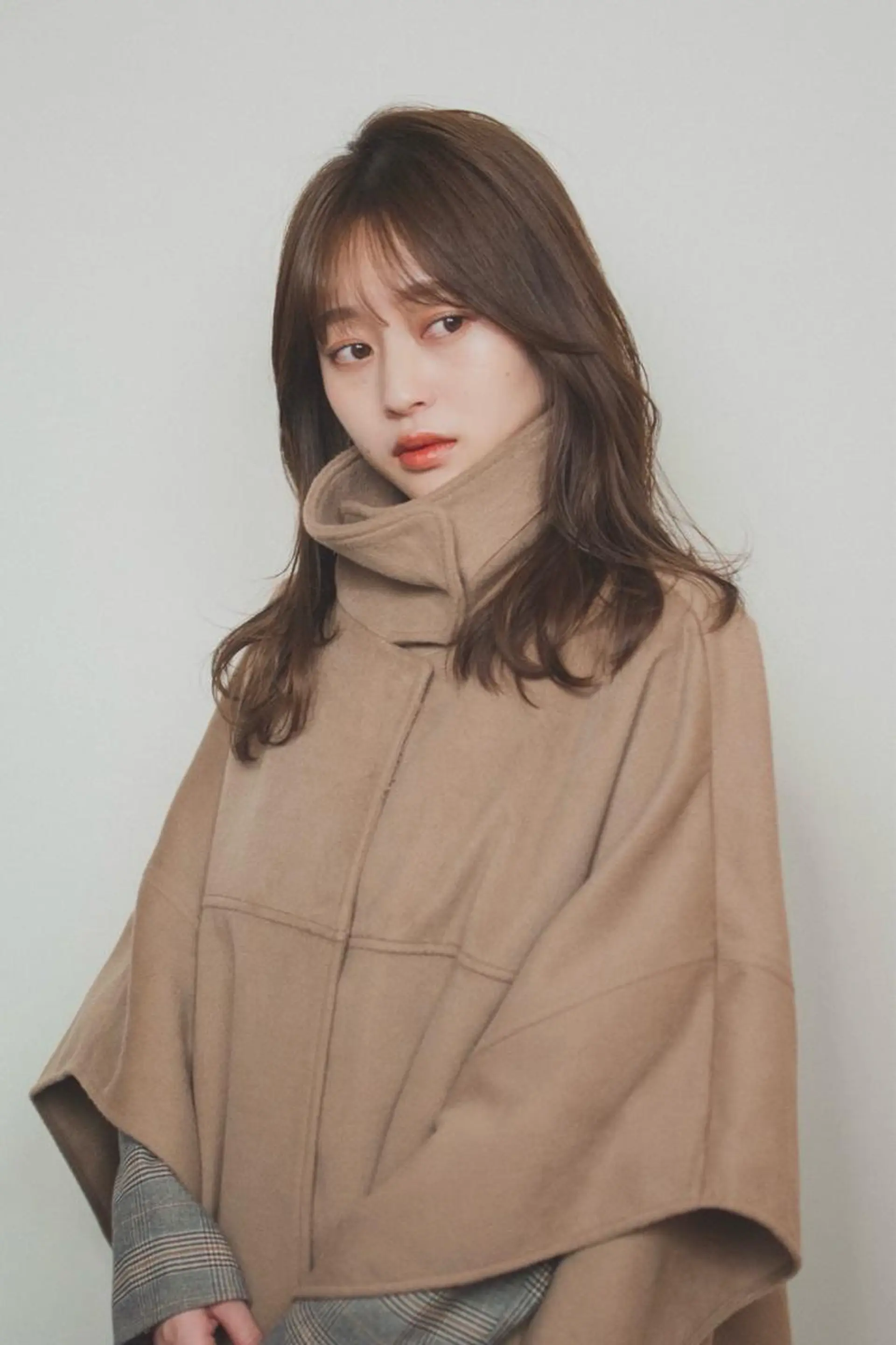 ミディアム カラー 前髪/顔周り /レイヤー/秋山 元のヘアスタイル