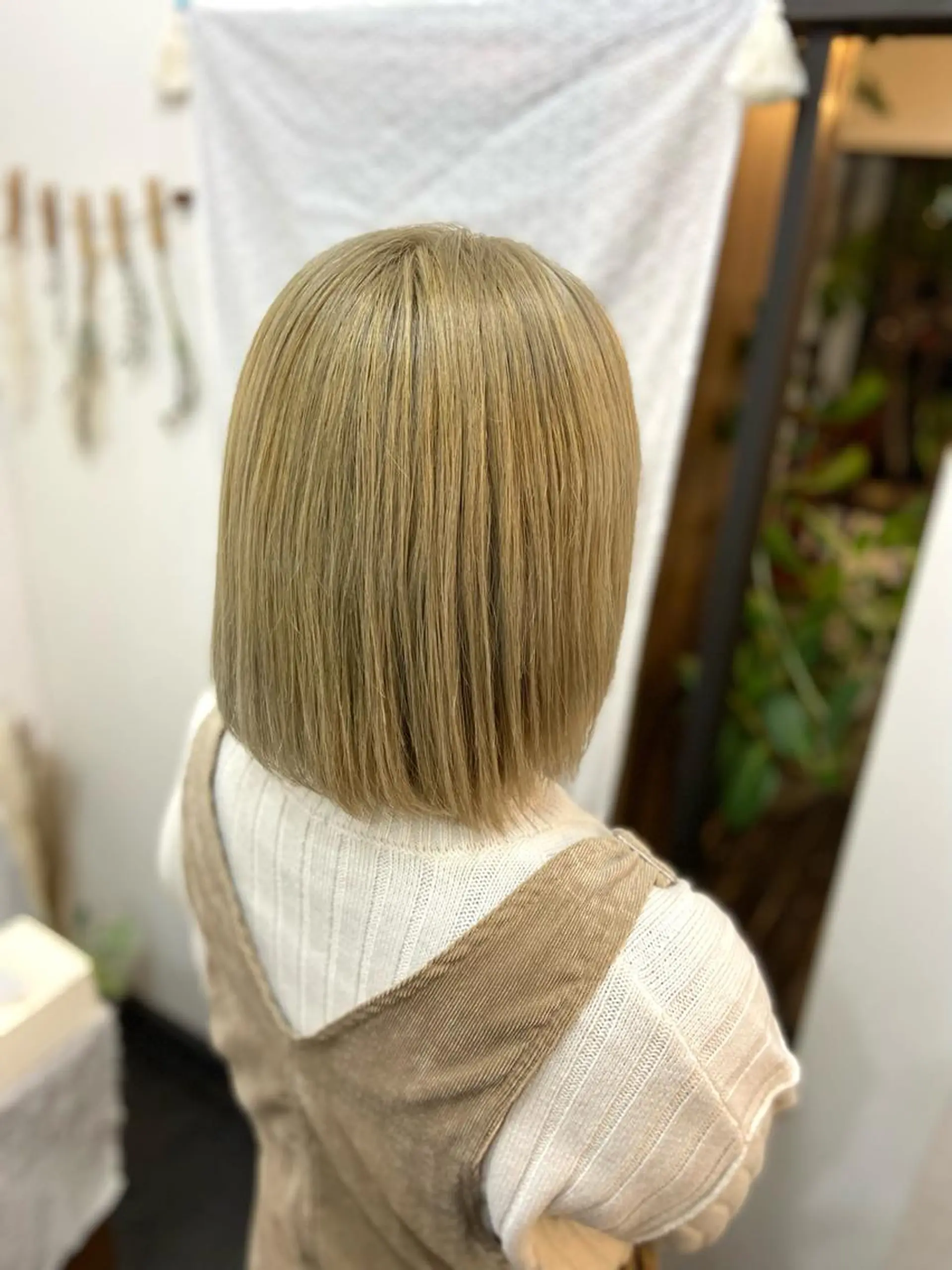 ミディアム カラー ベージュカラー ブリーチ ホワイトベージュ ARK 武藤のヘアスタイル