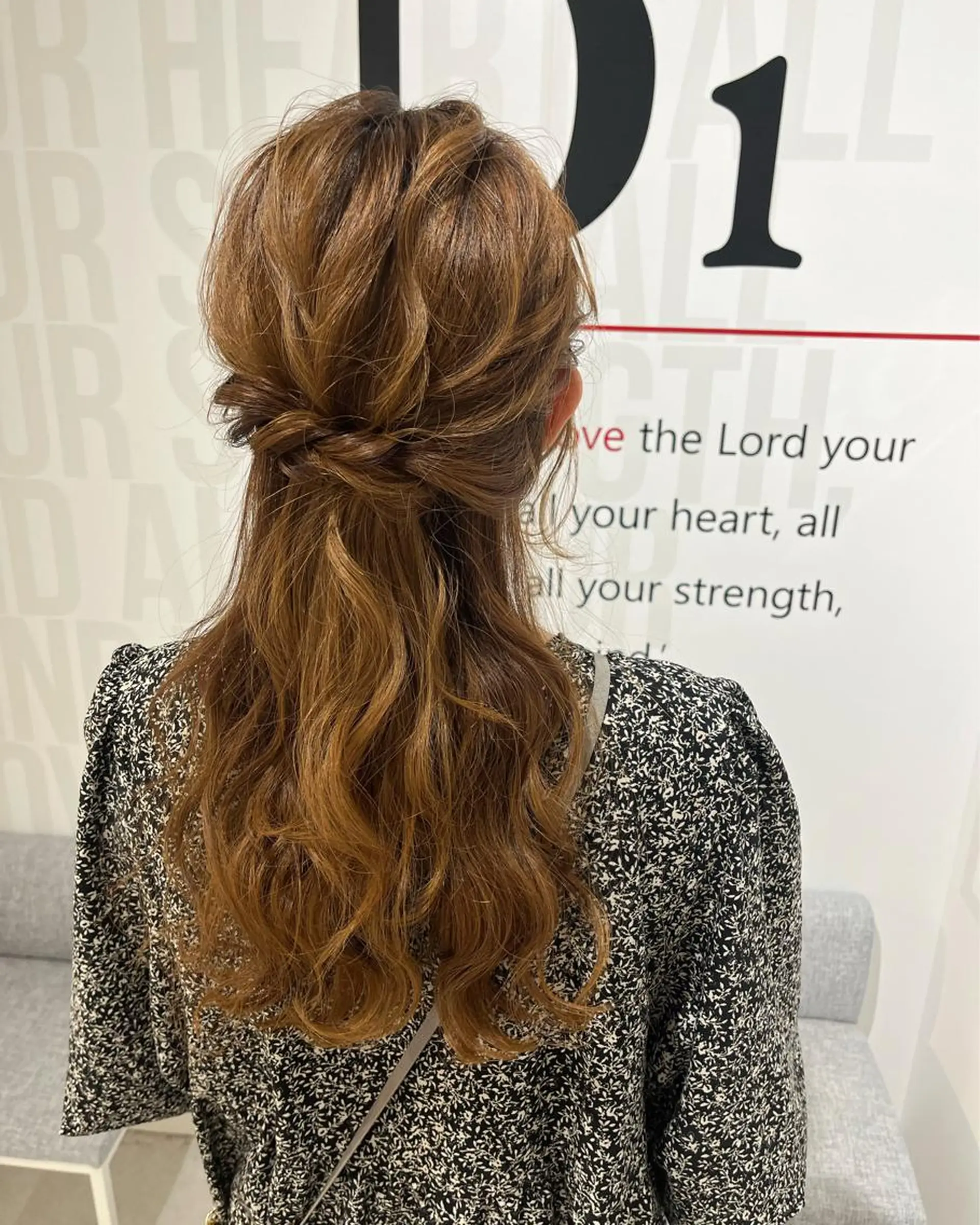 ロング ヘアアレンジ ハーフアップ tomida yukiの眉毛・アイブロウイメージ