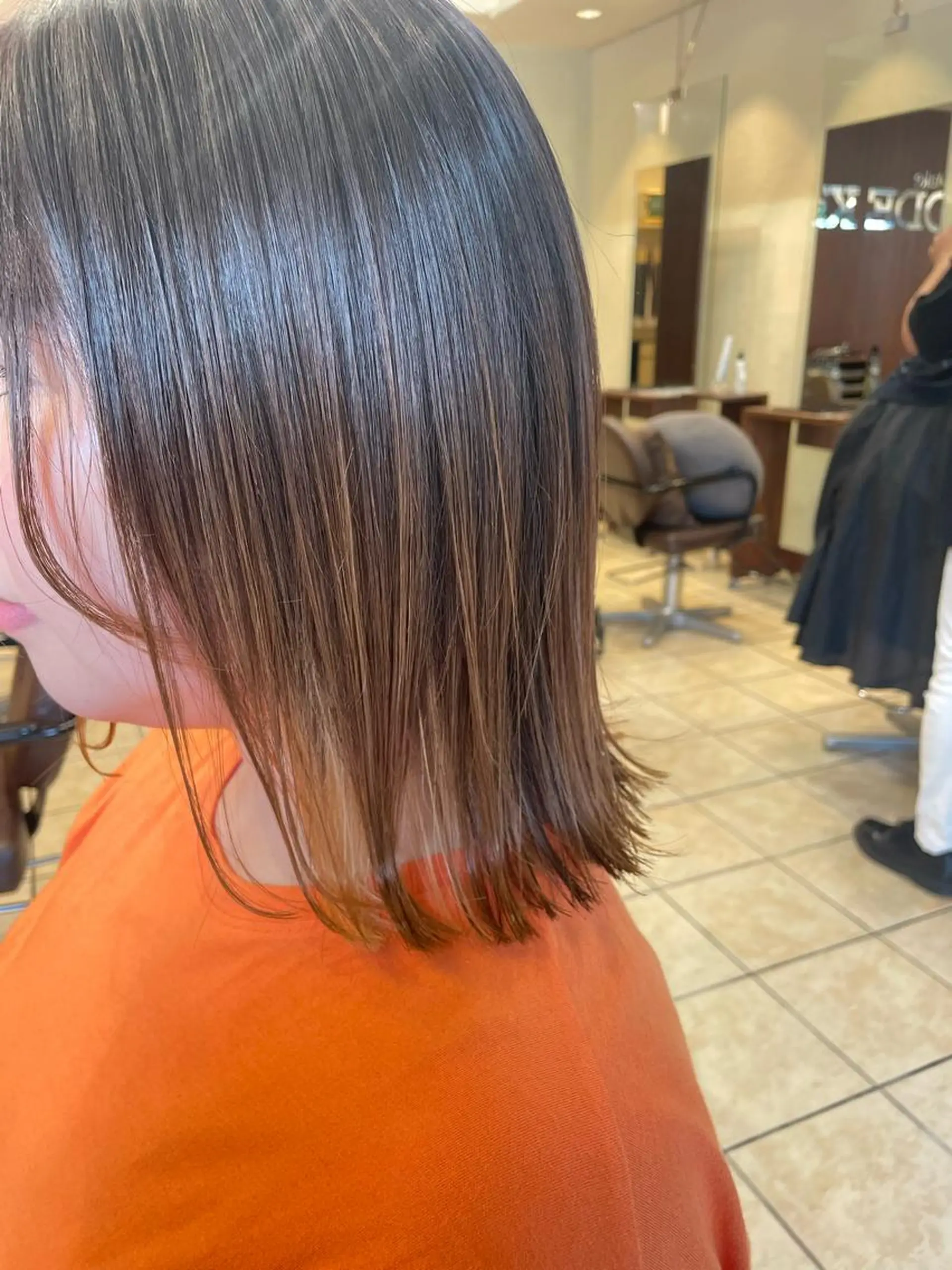 ミディアム 桑田 新菜のヘアスタイル