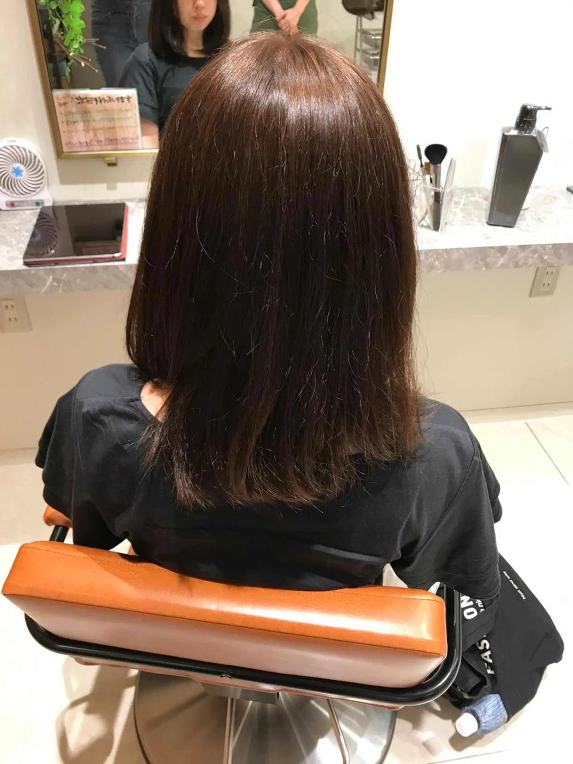 ミディアム カラー 菅 由梨菜のヘアスタイル
