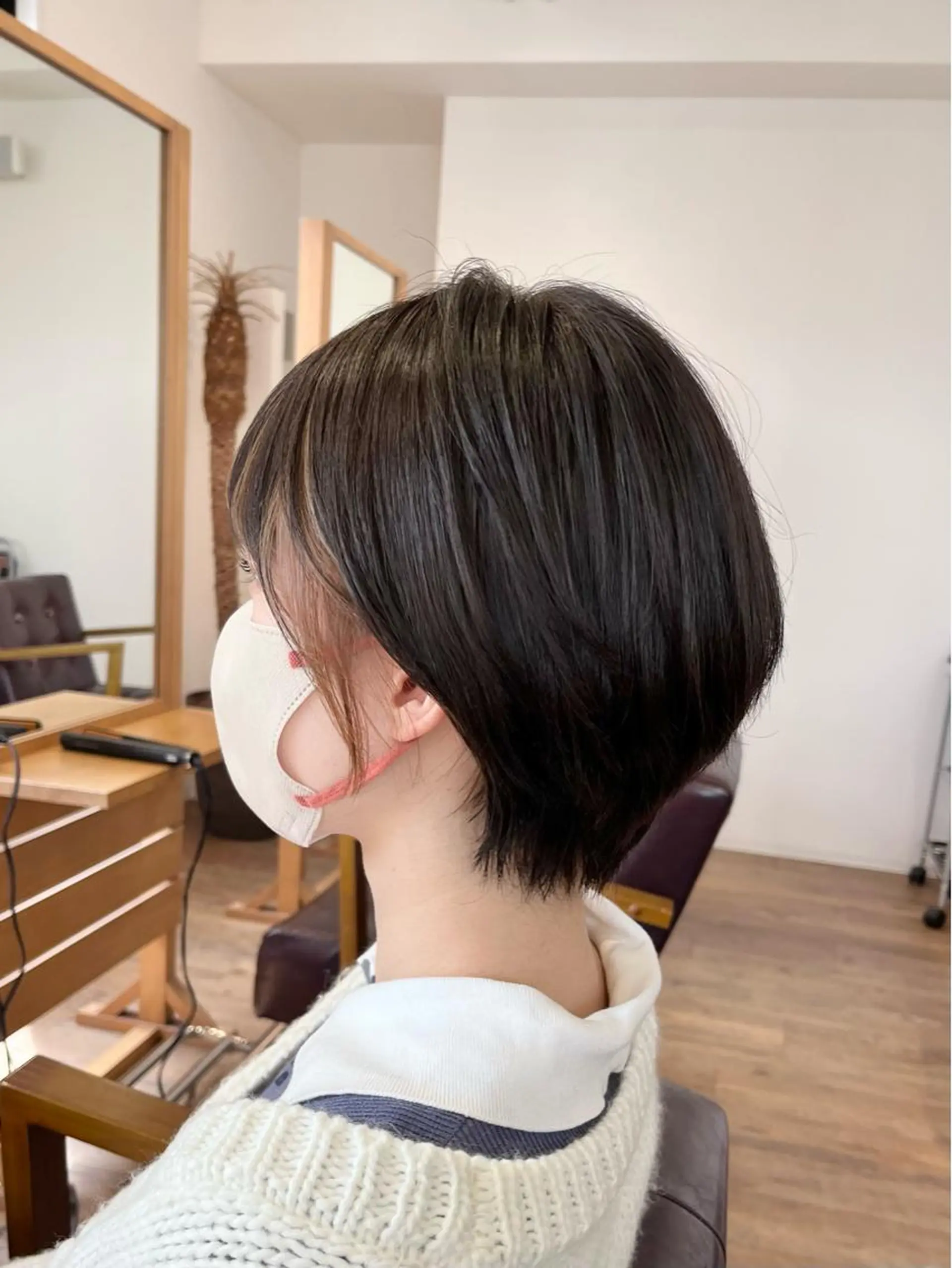 ショート カラー ミストバング ベージュカラー ブリーチ  フェイスフレーミング ショートヘア 髪質改善特化KIZU /艶髪研究（京都）のヘアスタイル