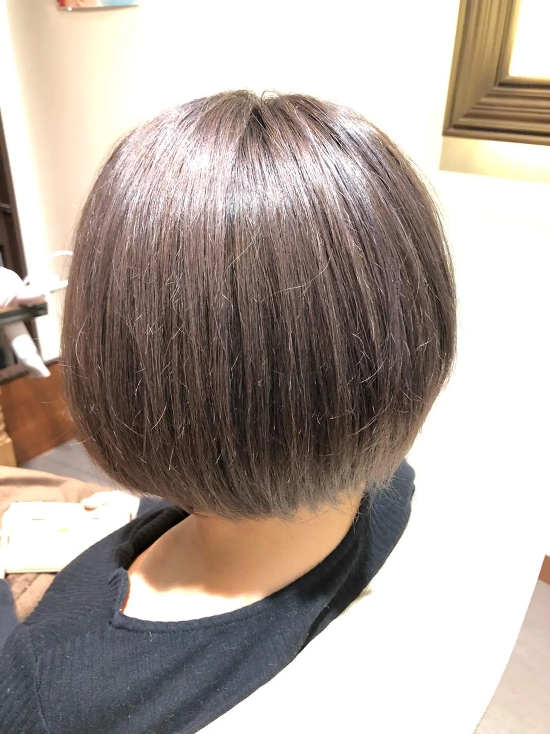 ショート カラー ブリーチ ボブ ヘアカラー トリートメント 💓シールエクステ ルミエールのヘアスタイル