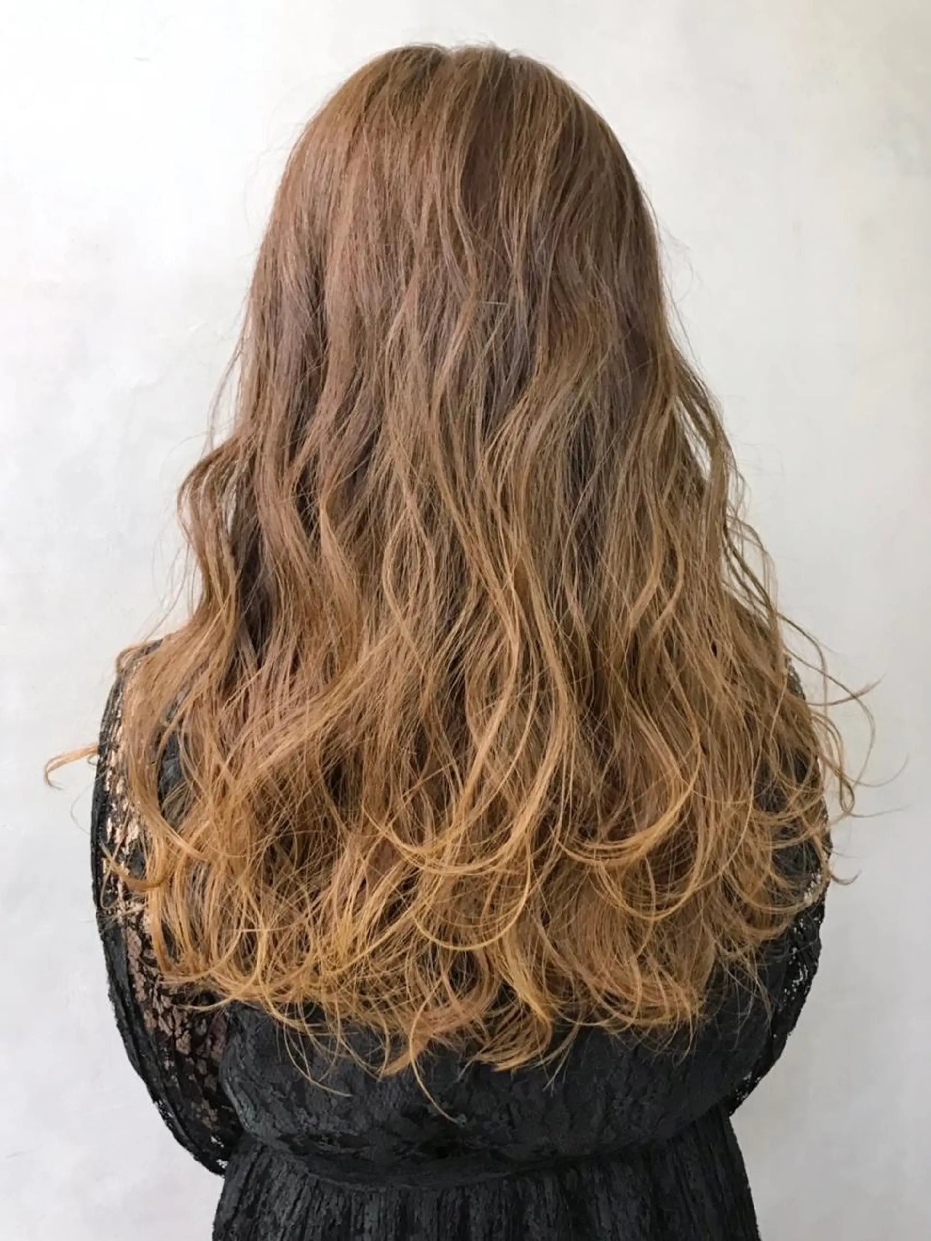 カラー パーマ ヘアアレンジ セミロング ベージュカラー ITbyALBUM 中野店のヘアスタイル