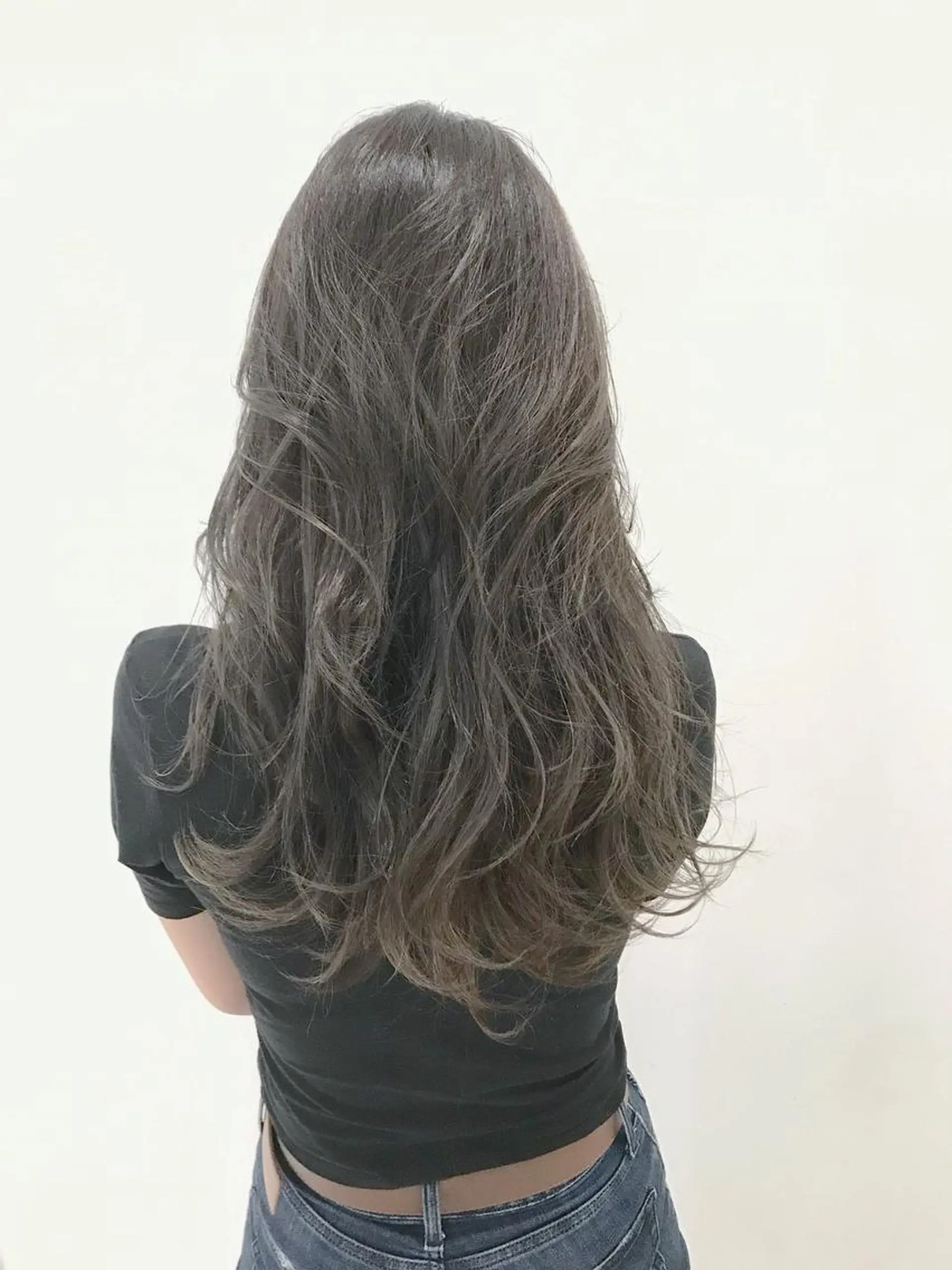 ミディアム カラー パーマ レイヤーカット 早崎太生のヘアスタイル