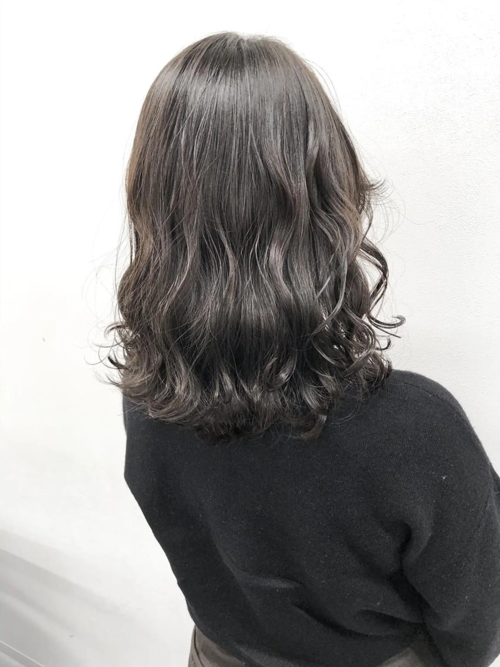 セミロング カット ヘアカラー ハイトーン×レイヤー カットTAKUMIのヘアスタイル