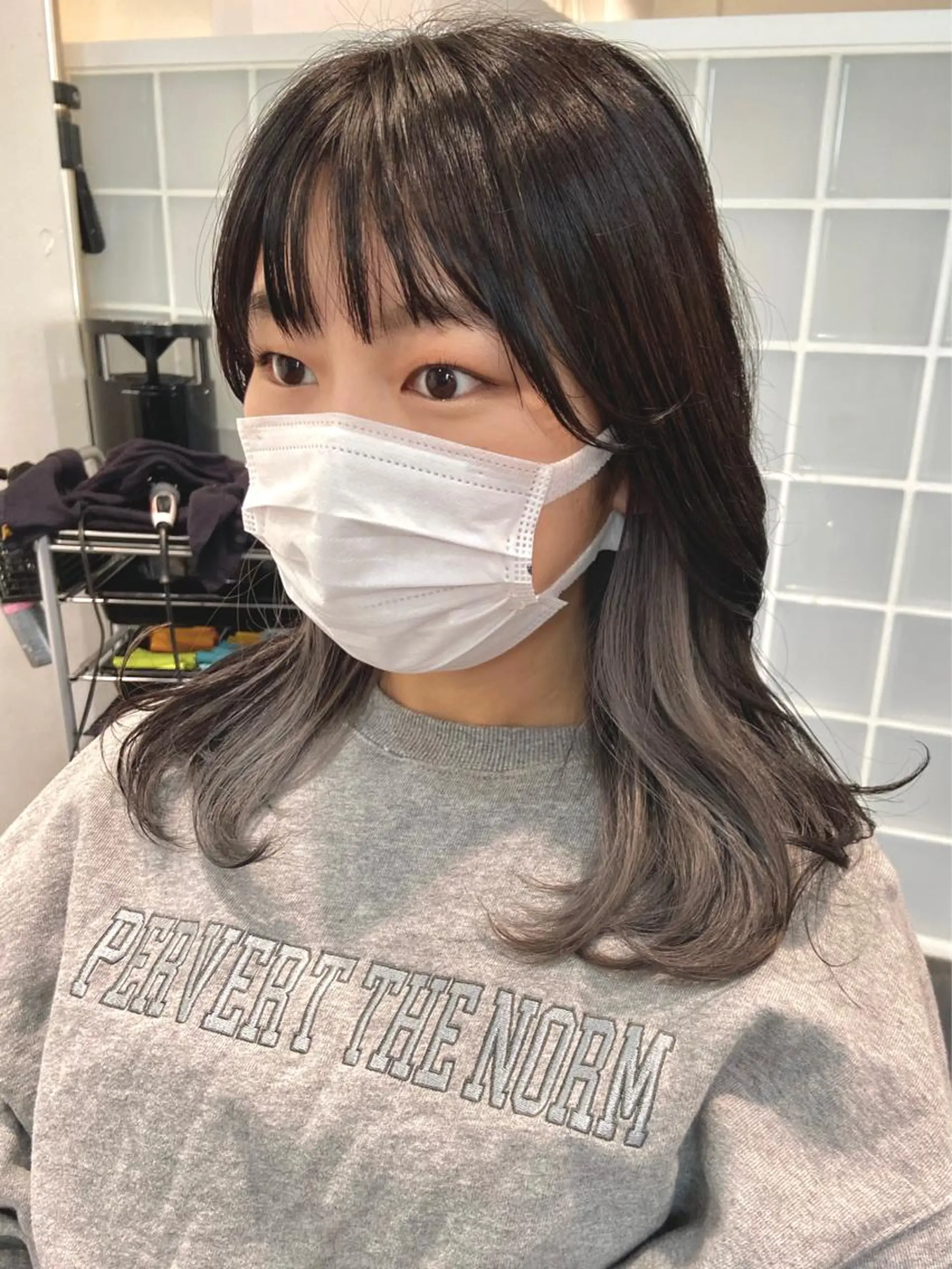 ロング shiori ﾍﾞｰｼﾞｭｶﾗｰのヘアスタイル