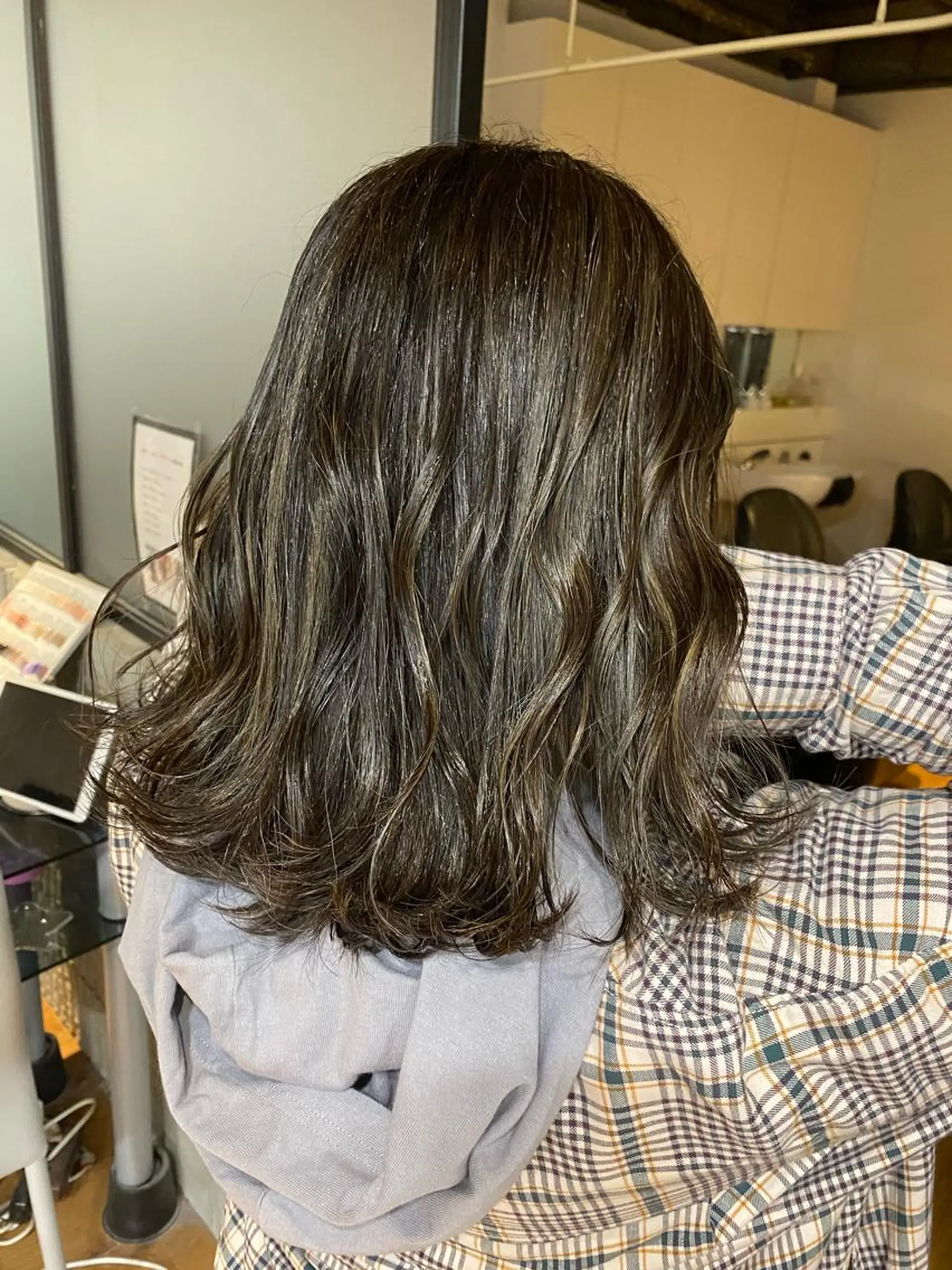 セミロング カラー ヘアアレンジ ブリーチ ハイライトカラー ハイライト 久米 治仁のヘアスタイル