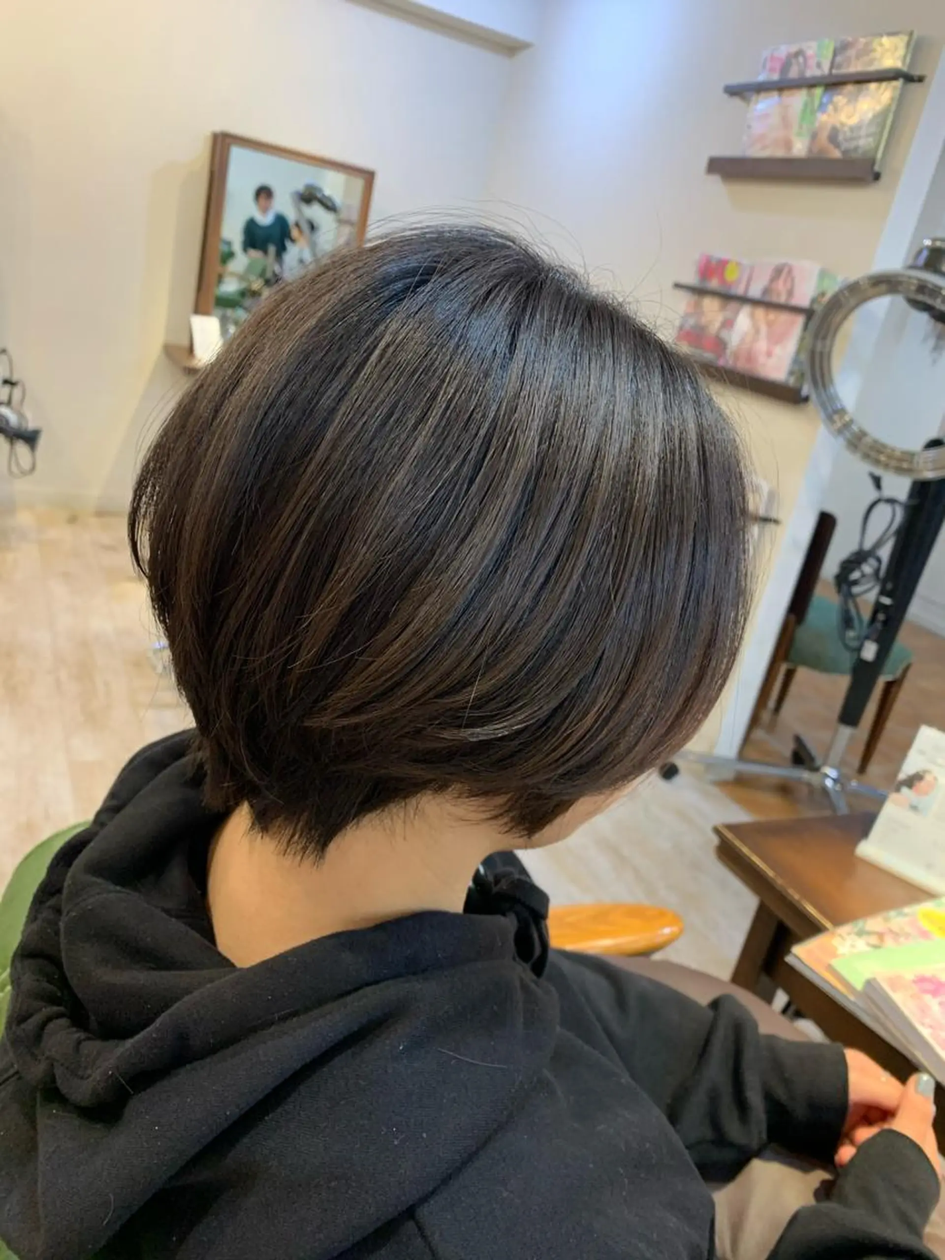 ショート ハンサムショート レイヤーカット ショートヘア 藤間 帆乃夏（とうまほのかのヘアスタイル