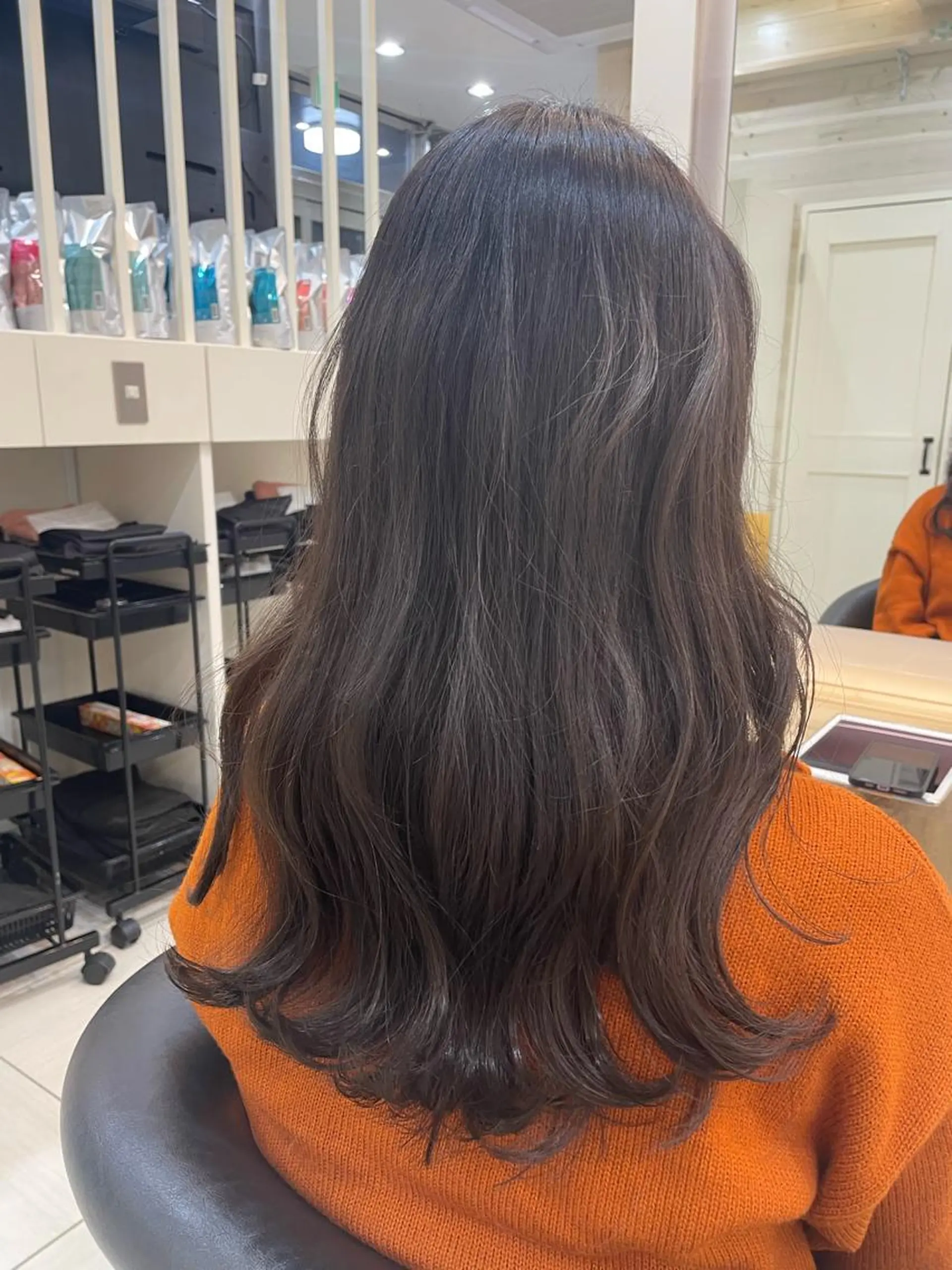 ロング カラー アッシュ アッシュブラウン ブラウンカラー カット ヘアカラー トリートメント 田野倉NEXT店 美髪ニストのヘアスタイル