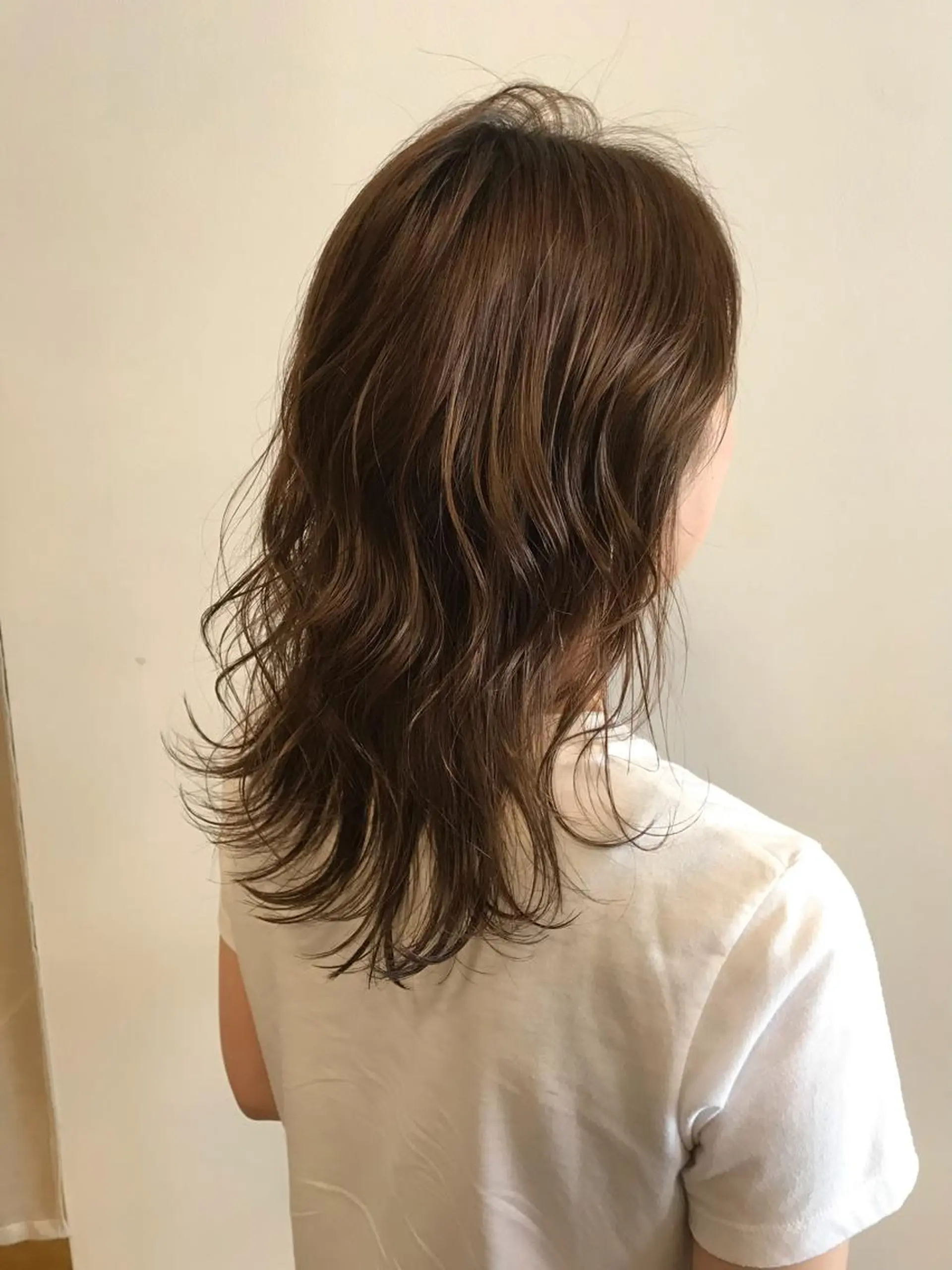 ミディアム カラー ベージュカラー オリーブベージュ ヘアカラー トリートメント デザインカラー🌈 高木リョウのヘアスタイル