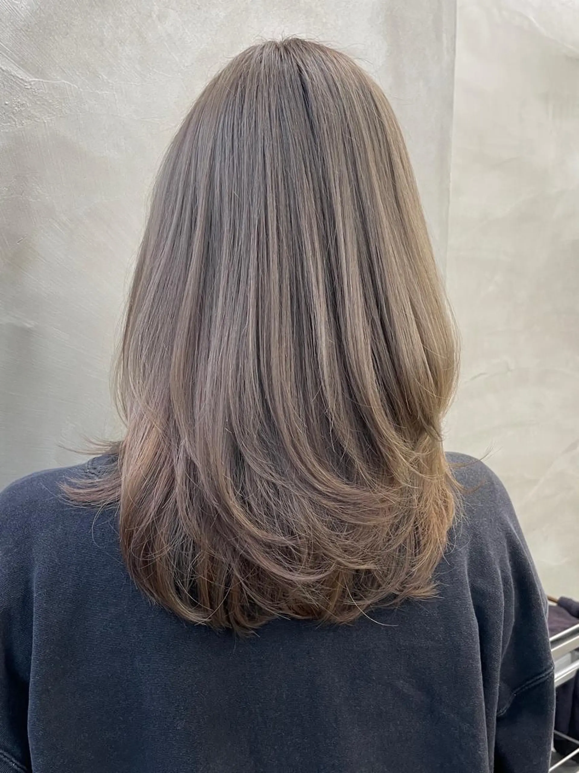 カラー グレージュ ショート・ボブ 徳竹淳一のヘアスタイル